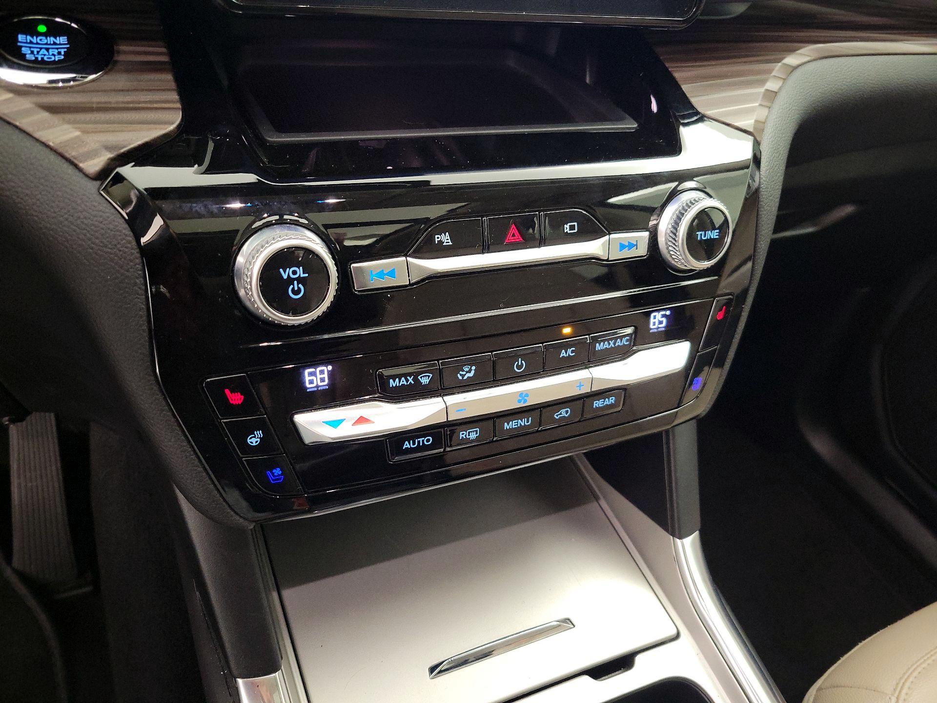 Thumbnail: 2021 Ford Explorer - 17