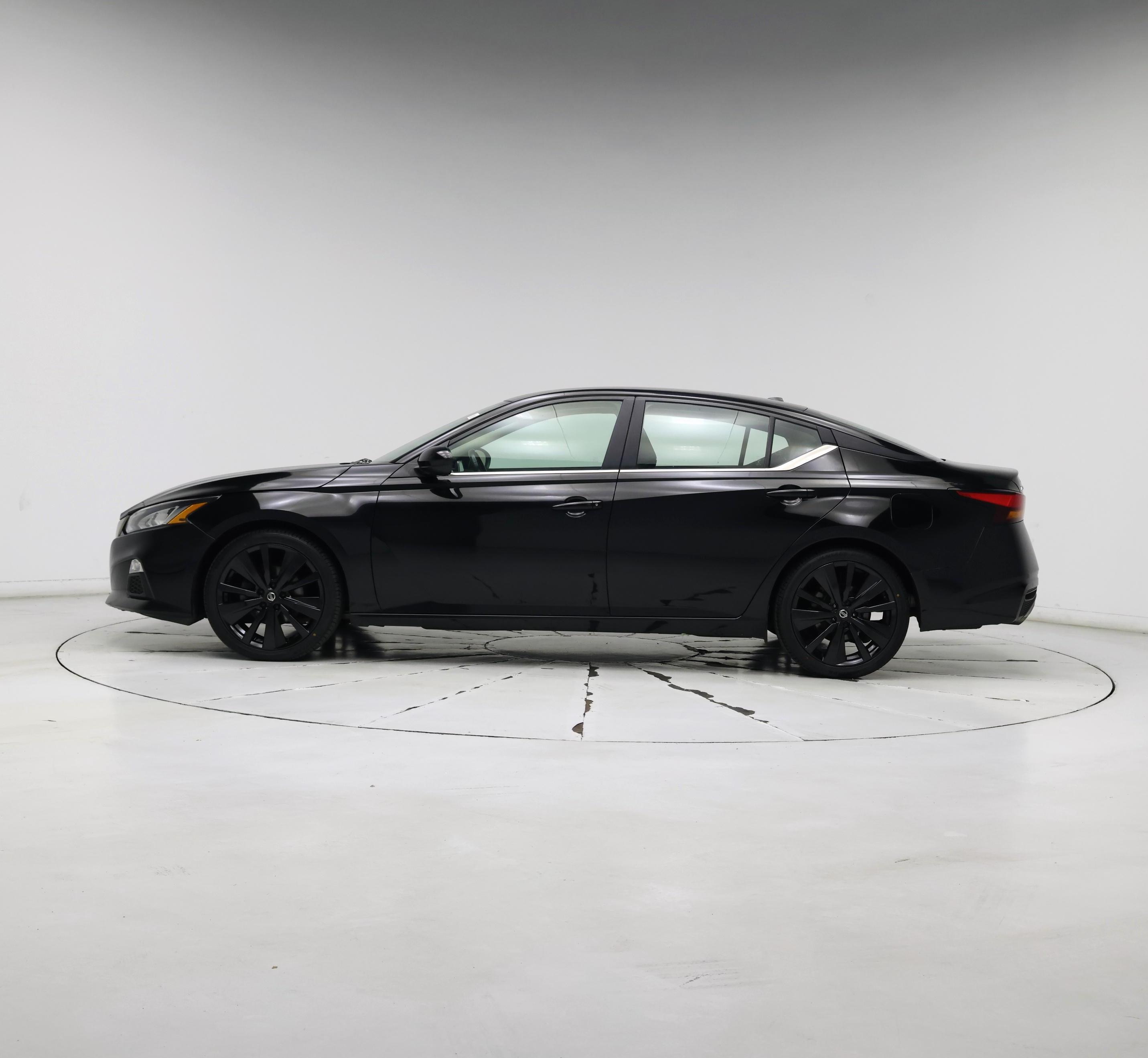 Thumbnail: 2021 Nissan Altima - 3