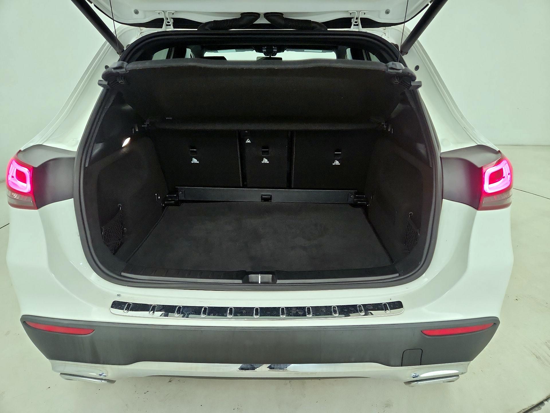 Thumbnail: 2021 Mercedes-Benz GLA - 16