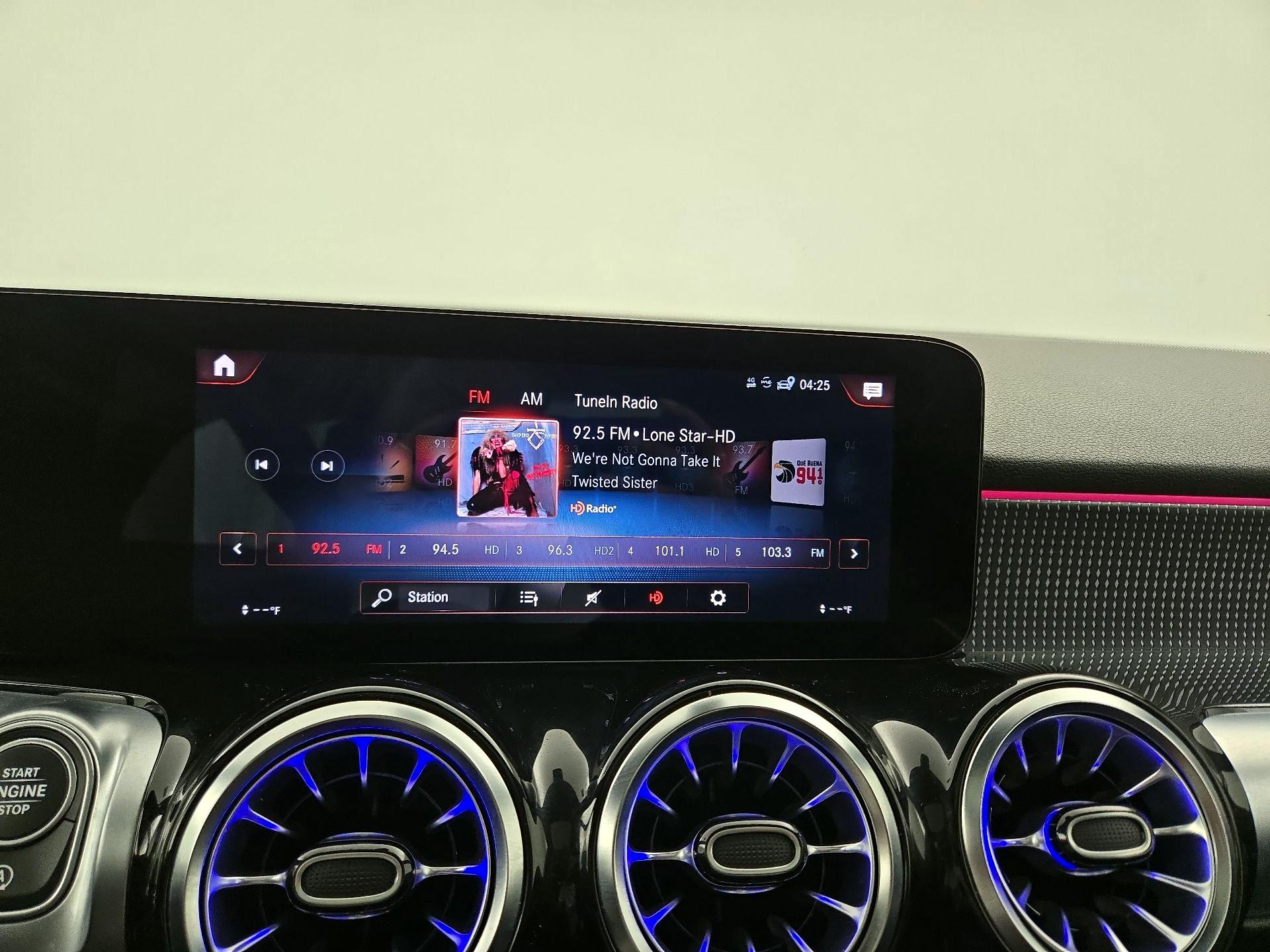 Thumbnail: 2022 Mercedes-Benz GLB - 15