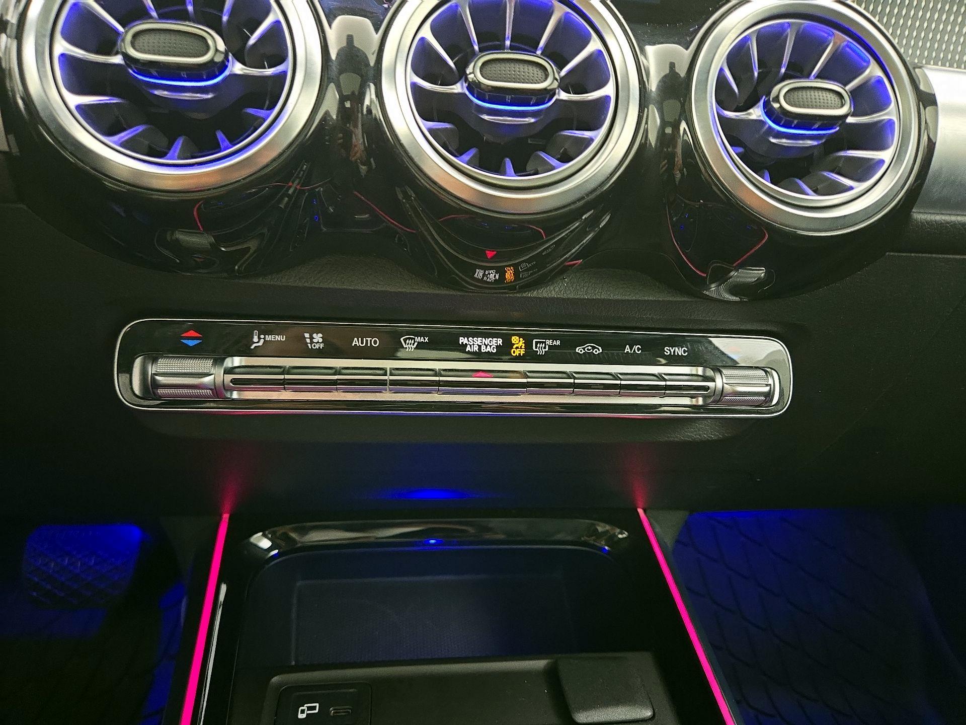 Thumbnail: 2022 Mercedes-Benz GLB - 16