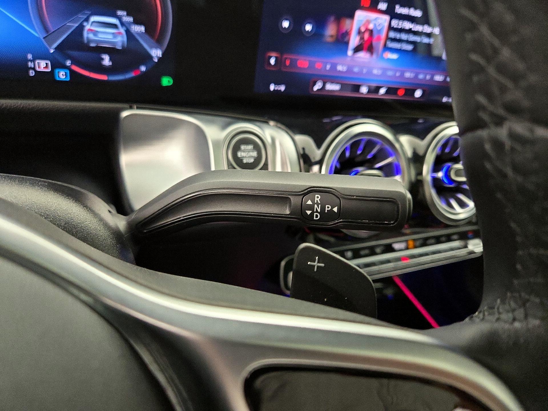 Thumbnail: 2022 Mercedes-Benz GLB - 17