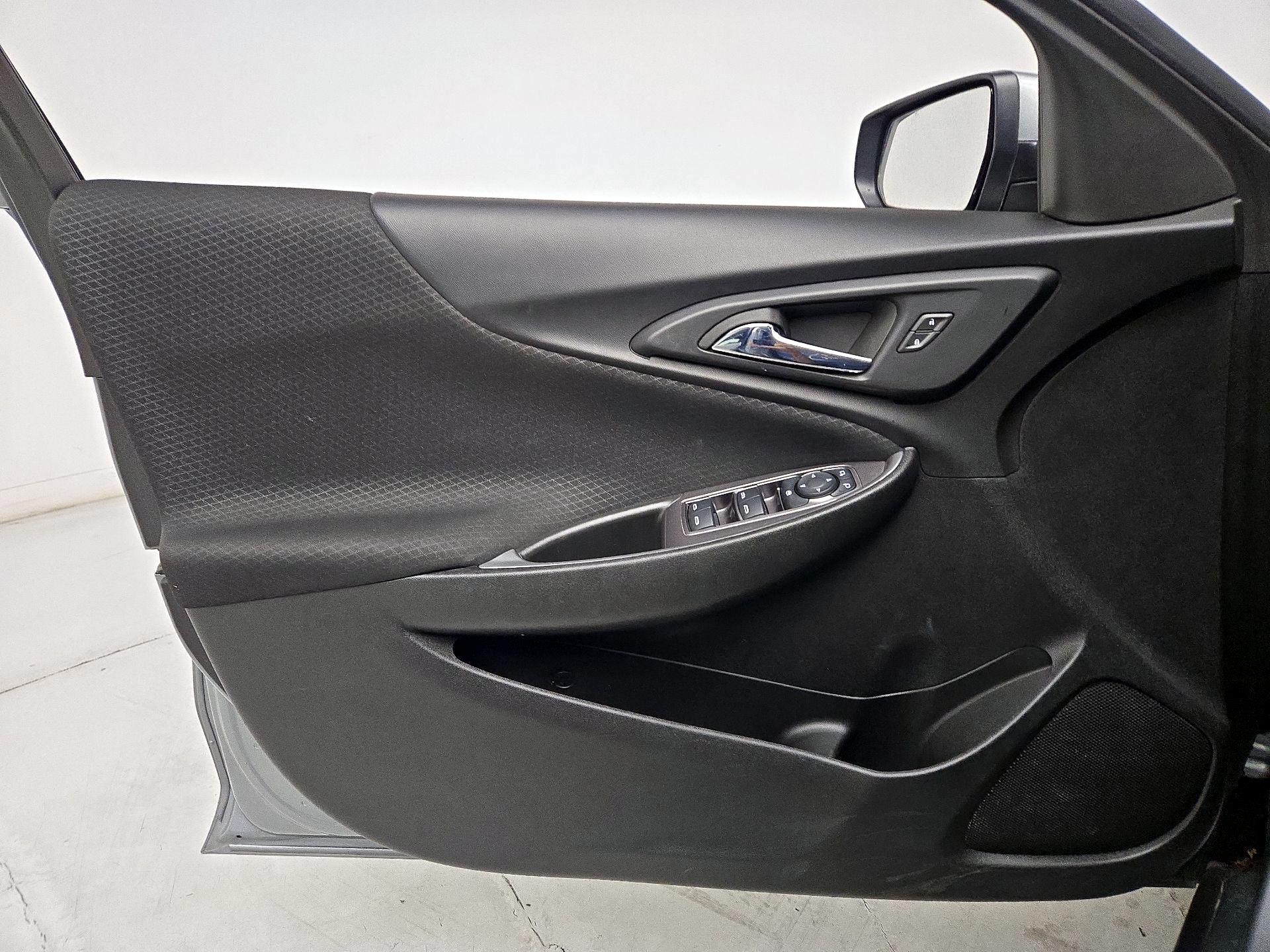 Thumbnail: 2023 Chevrolet Malibu - 12