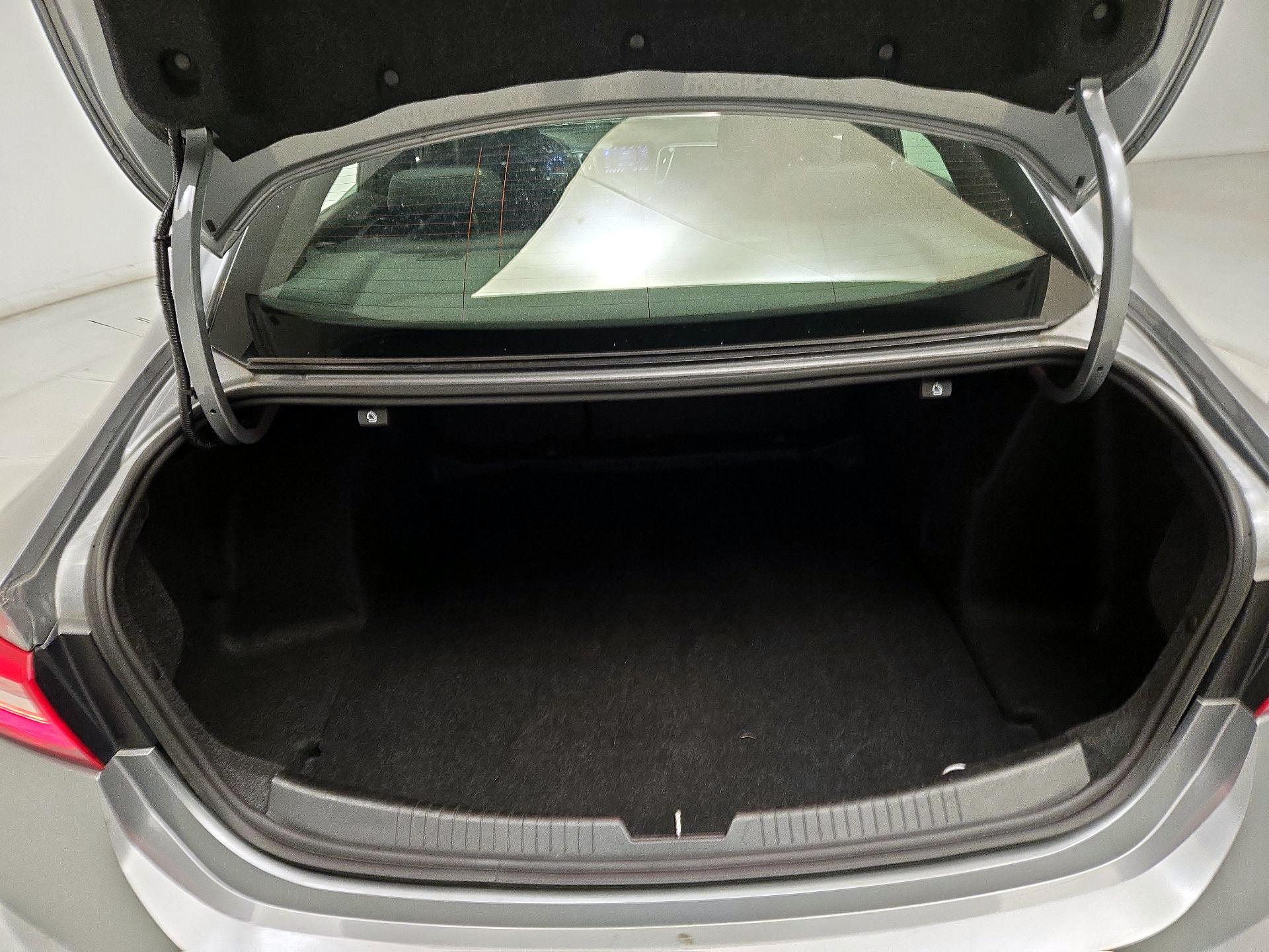 Thumbnail: 2023 Chevrolet Malibu - 20