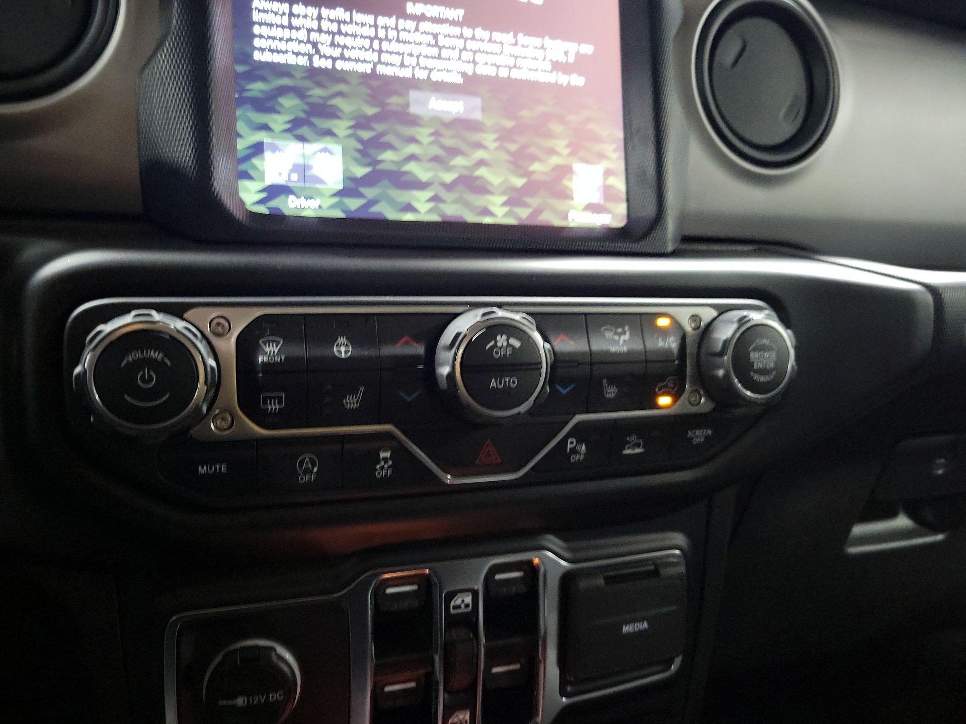 Thumbnail: 2021 Jeep Gladiator - 16