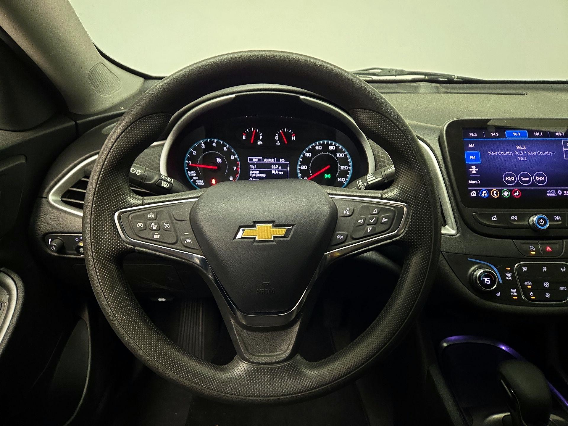 Thumbnail: 2023 Chevrolet Malibu - 10