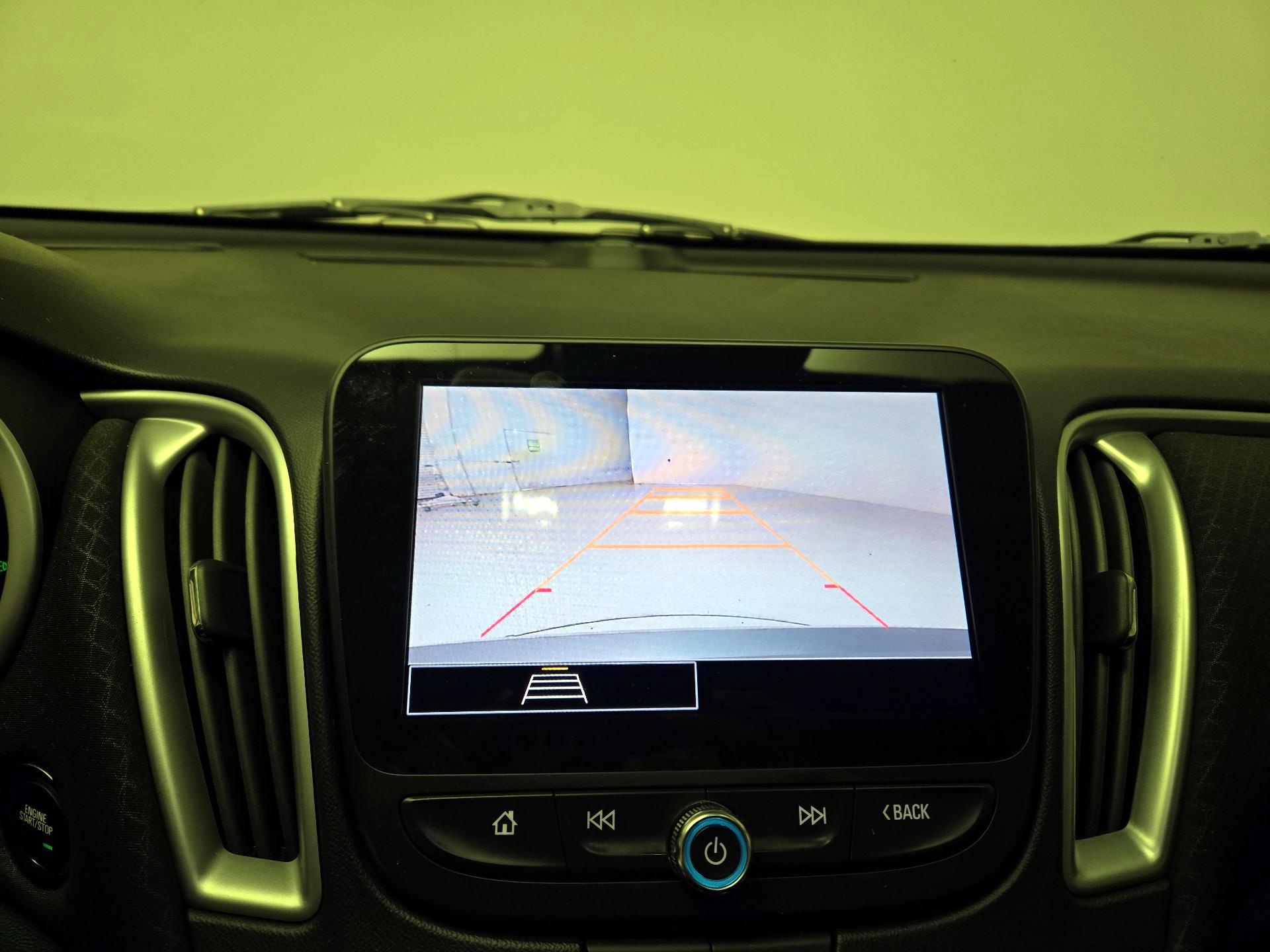 Thumbnail: 2023 Chevrolet Malibu - 14