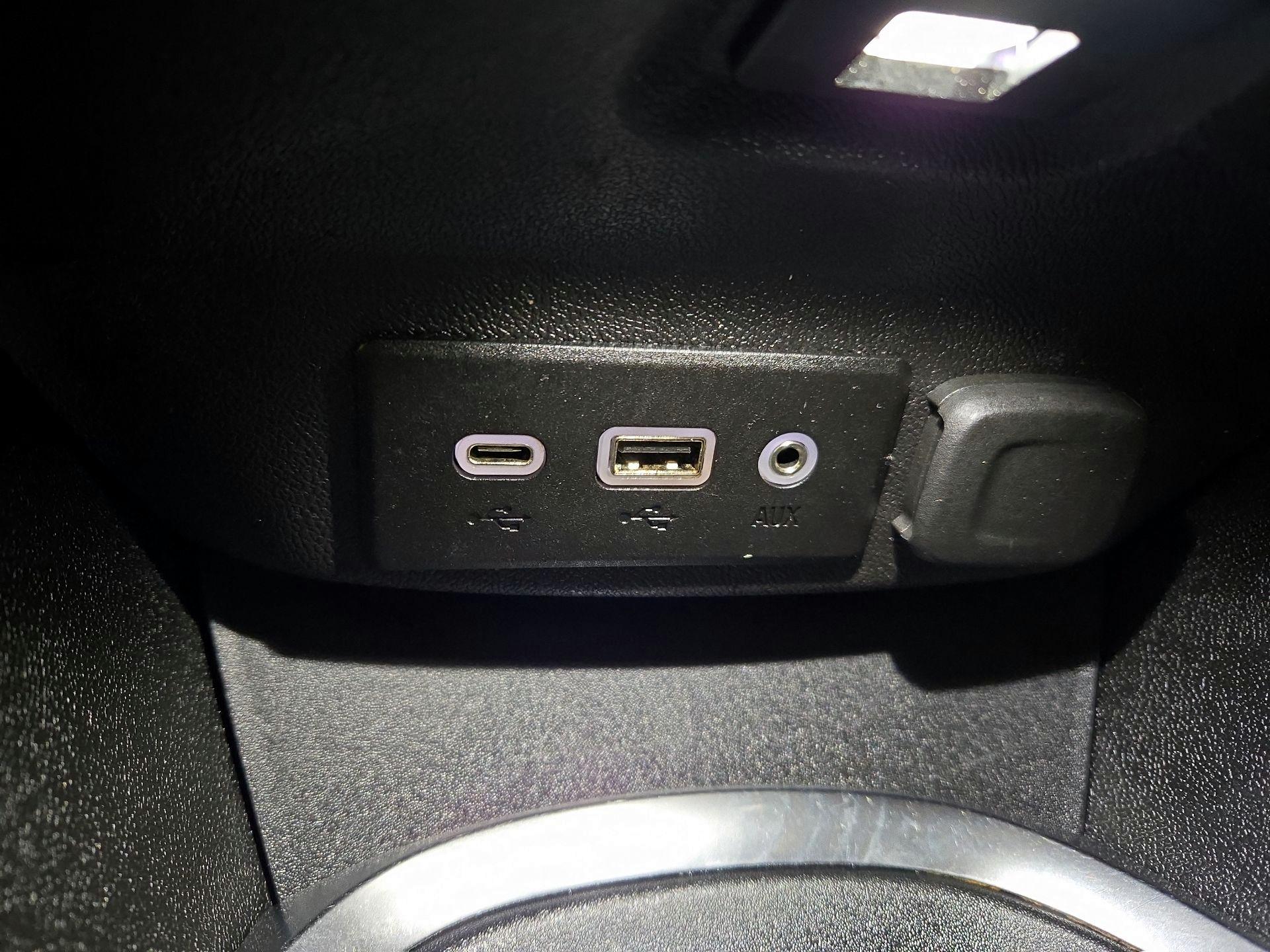 Thumbnail: 2023 Chevrolet Malibu - 18