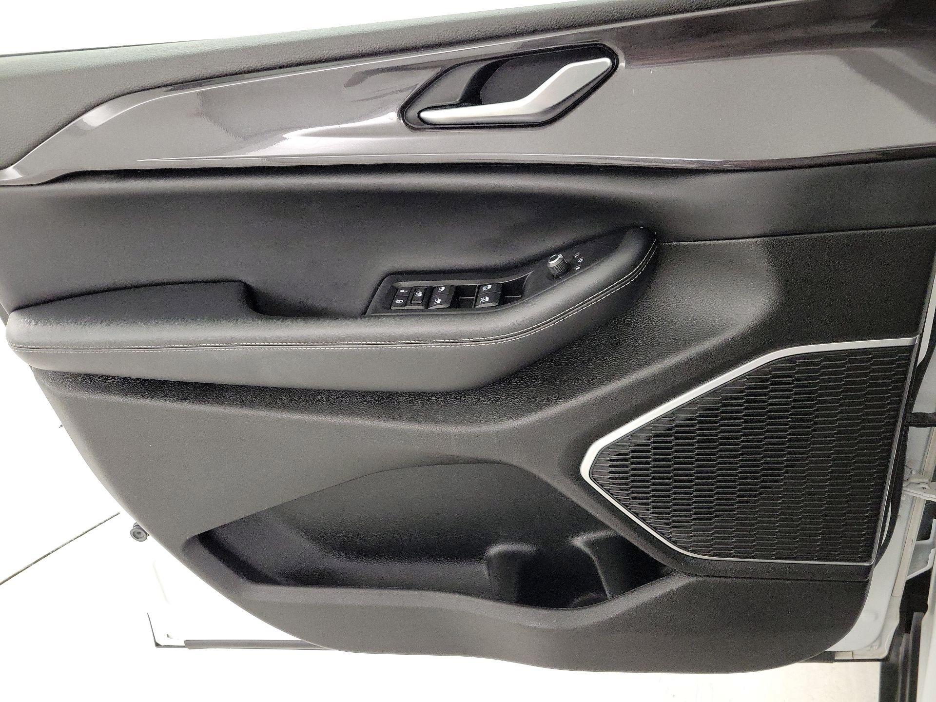 Thumbnail: 2022 Jeep Grand Cherokee - 12