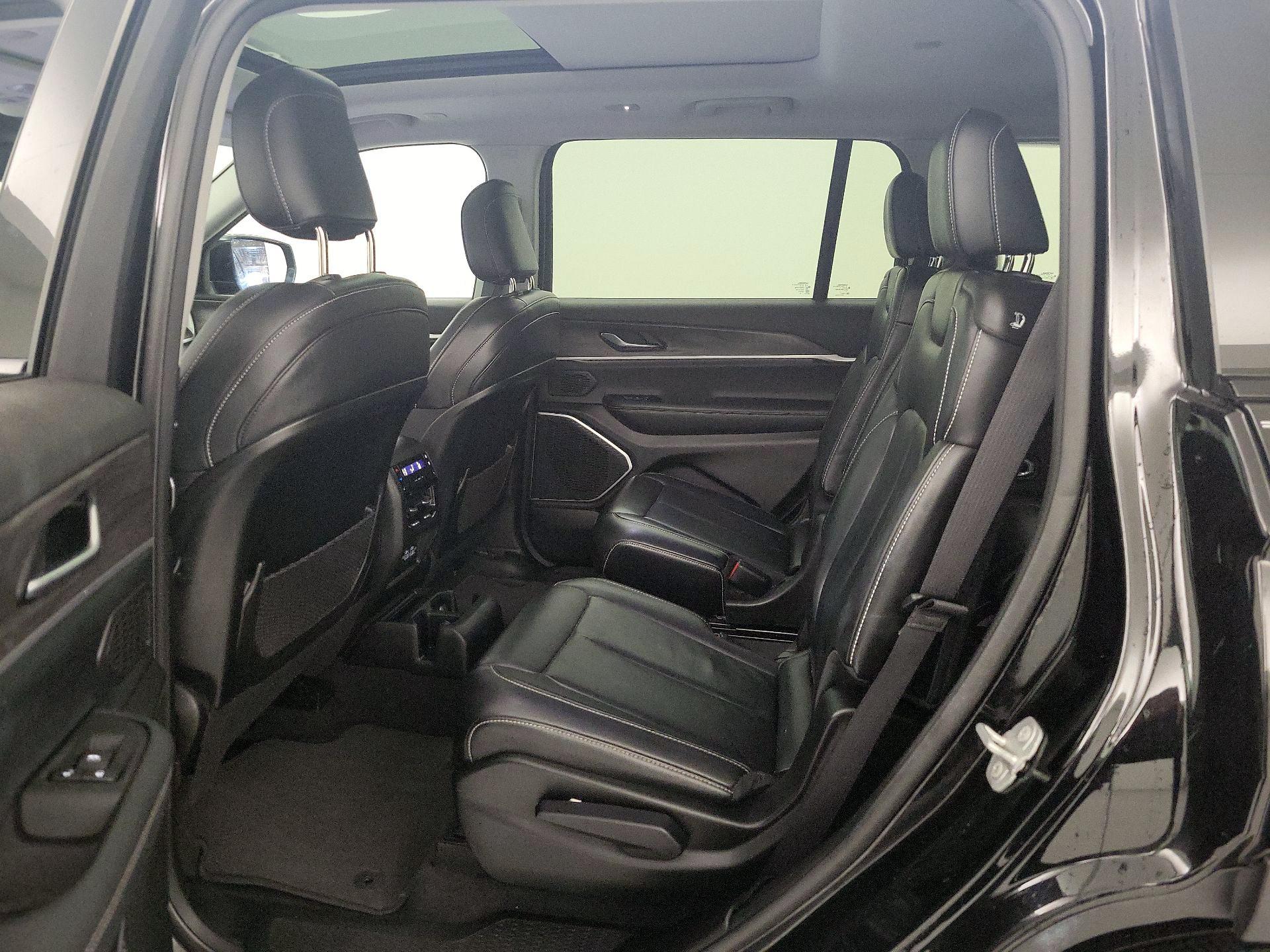 Thumbnail: 2022 Jeep Grand Cherokee L - 19