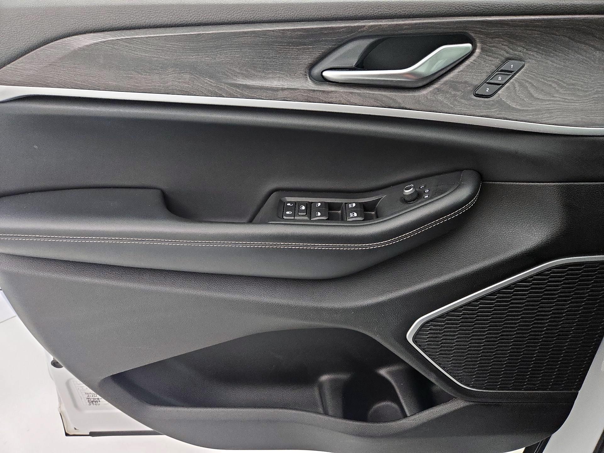 Thumbnail: 2022 Jeep Grand Cherokee - 12