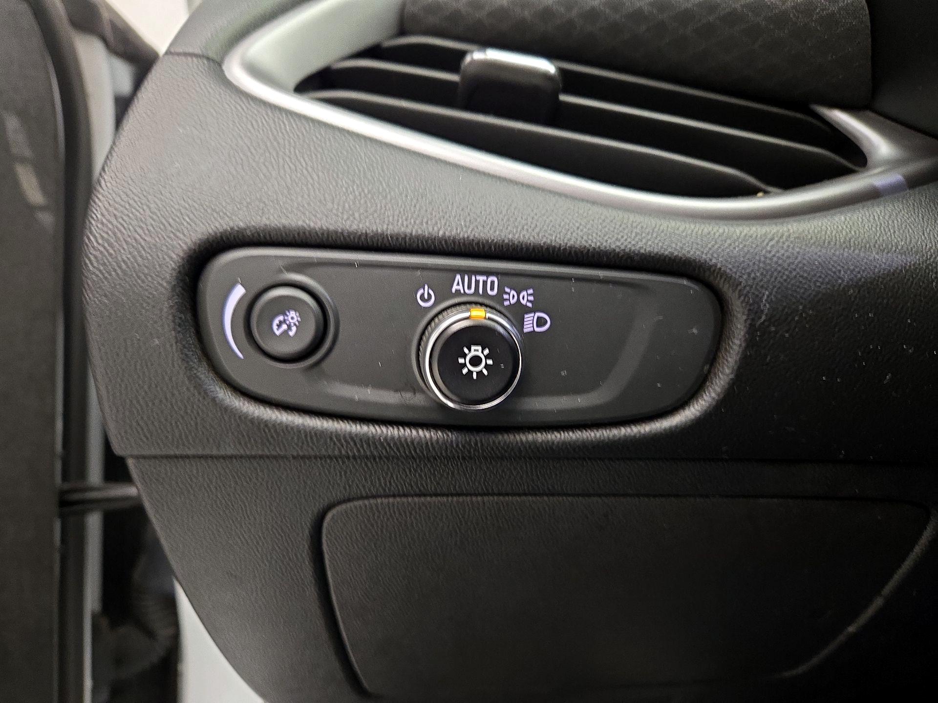 Thumbnail: 2023 Chevrolet Malibu - 12