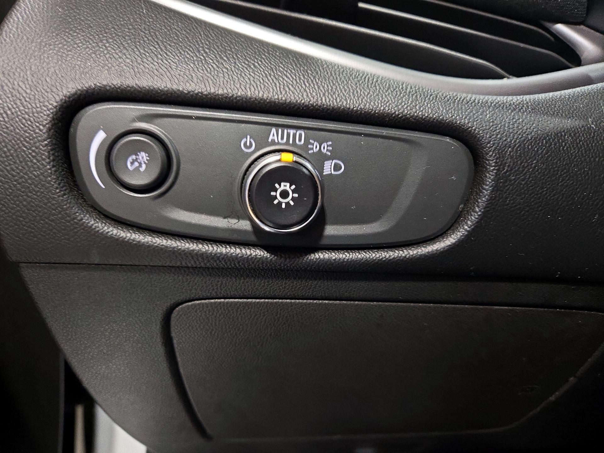 Thumbnail: 2023 Chevrolet Malibu - 13