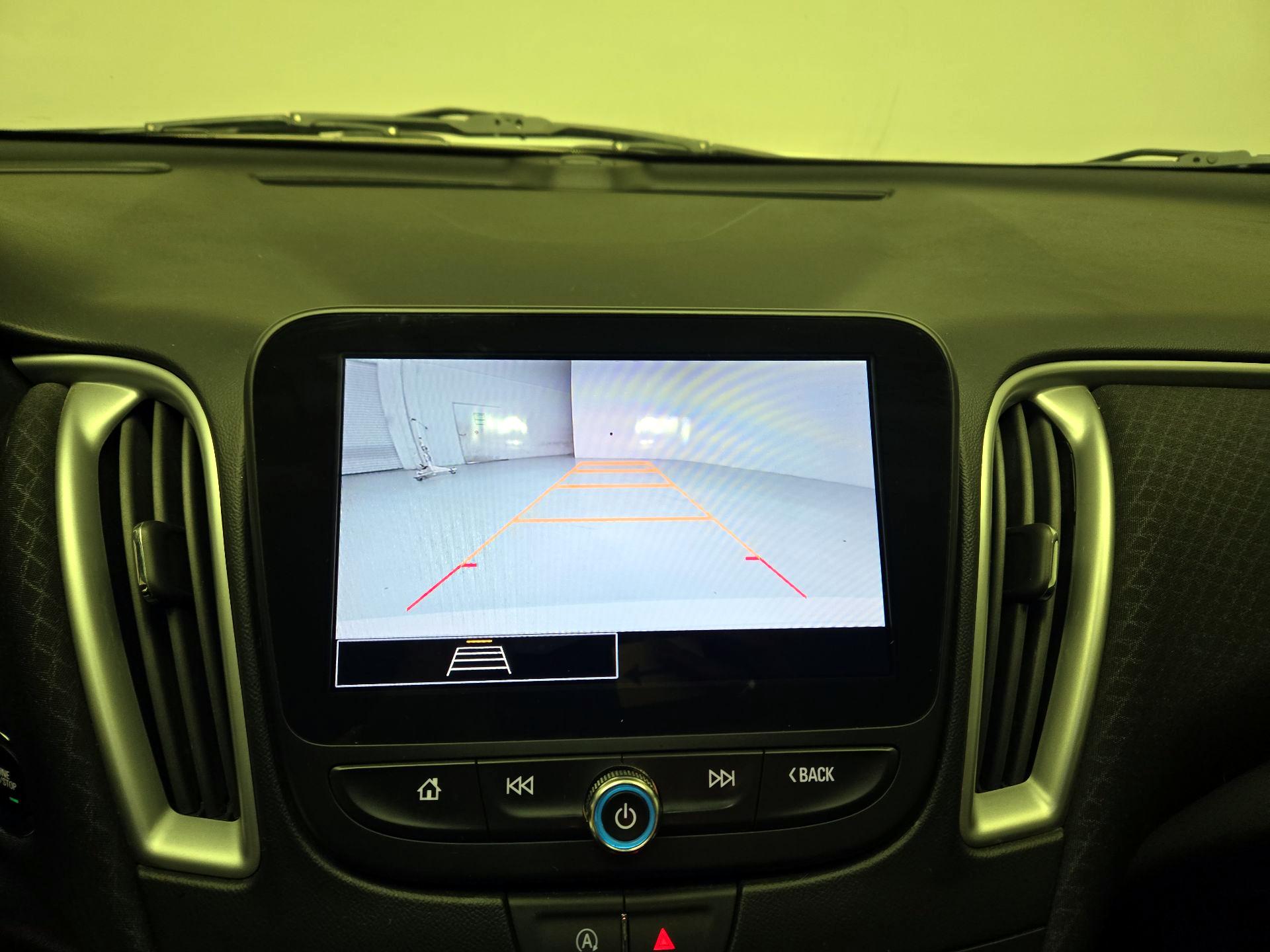 Thumbnail: 2023 Chevrolet Malibu - 14