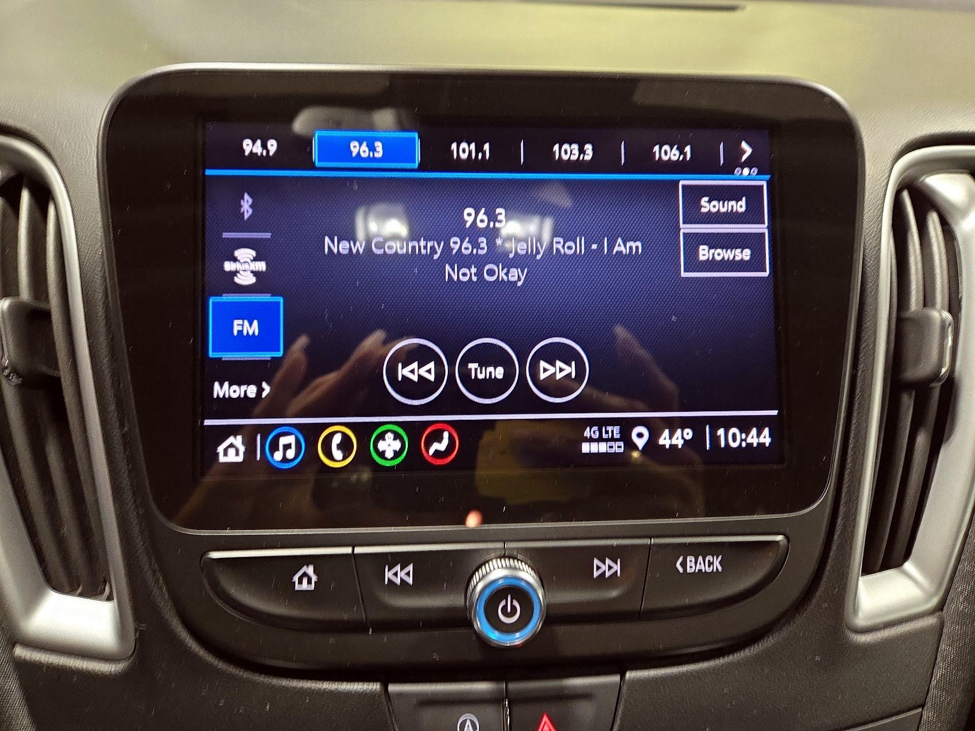 Thumbnail: 2023 Chevrolet Malibu - 15