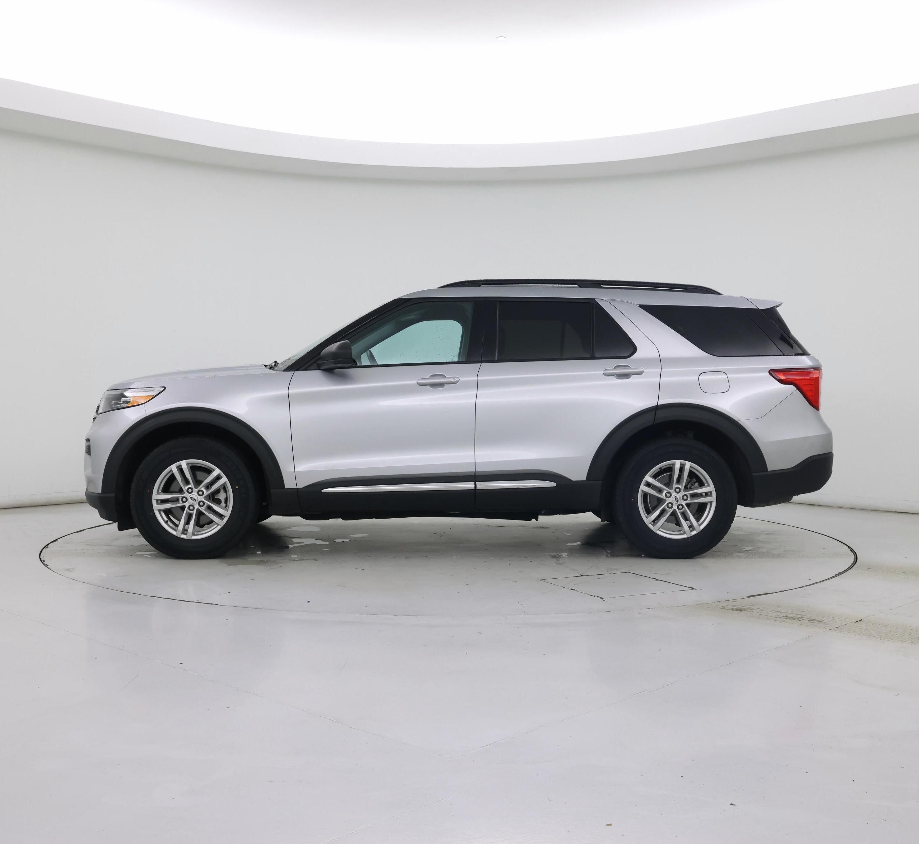 Thumbnail: 2022 Ford Explorer - 3