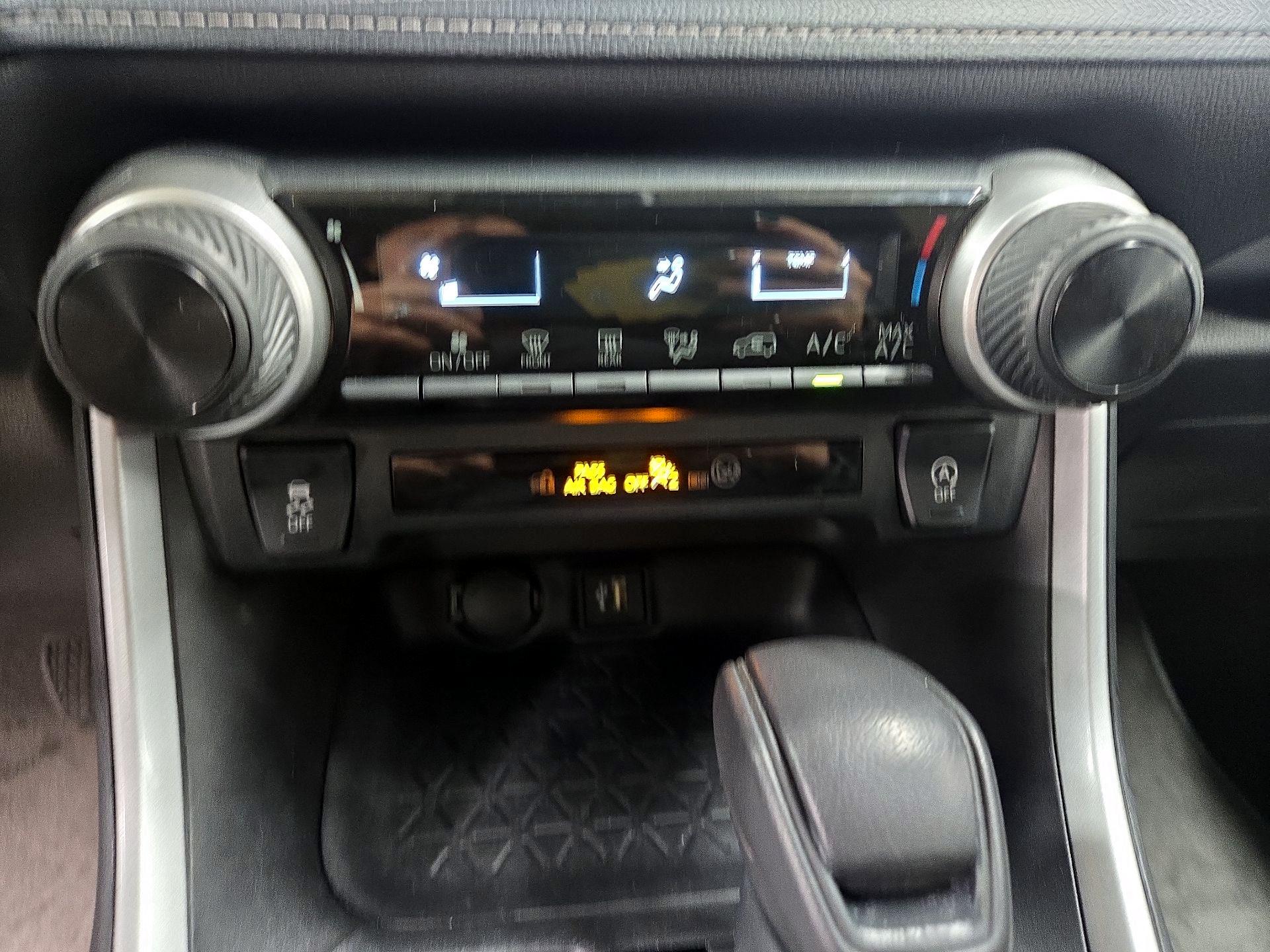 Thumbnail: 2023 Toyota RAV4 - 15