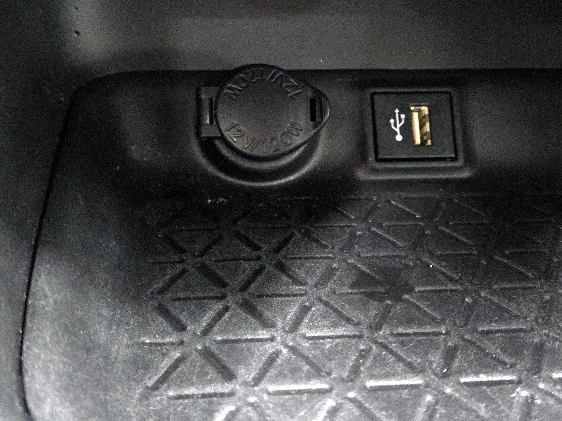 Thumbnail: 2023 Toyota RAV4 - 17