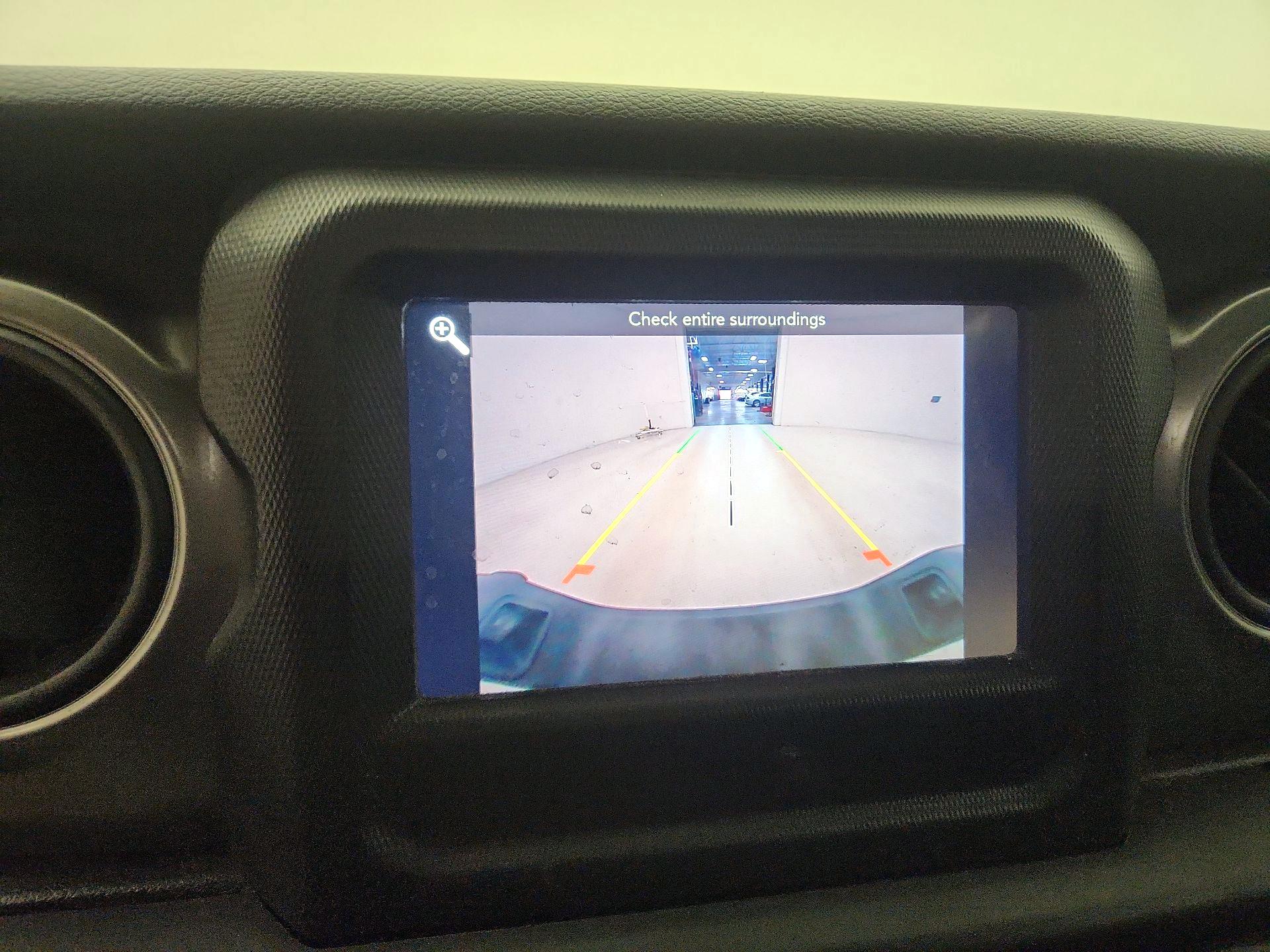 Thumbnail: 2021 Jeep Gladiator - 14