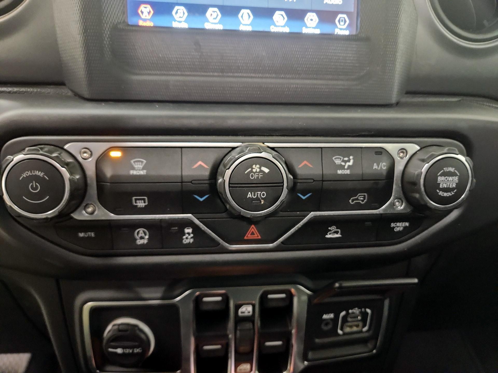 Thumbnail: 2021 Jeep Gladiator - 16