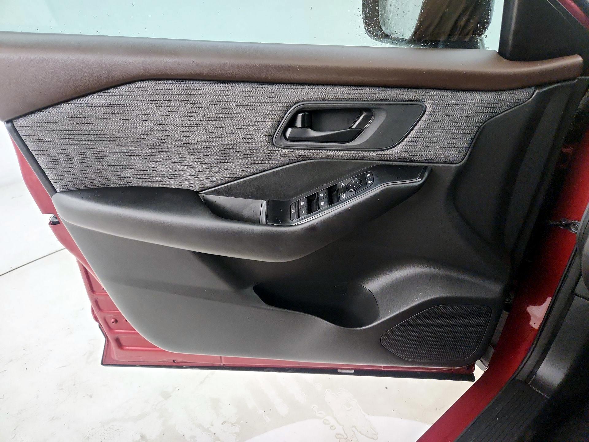 Thumbnail: 2023 Nissan Rogue - 12