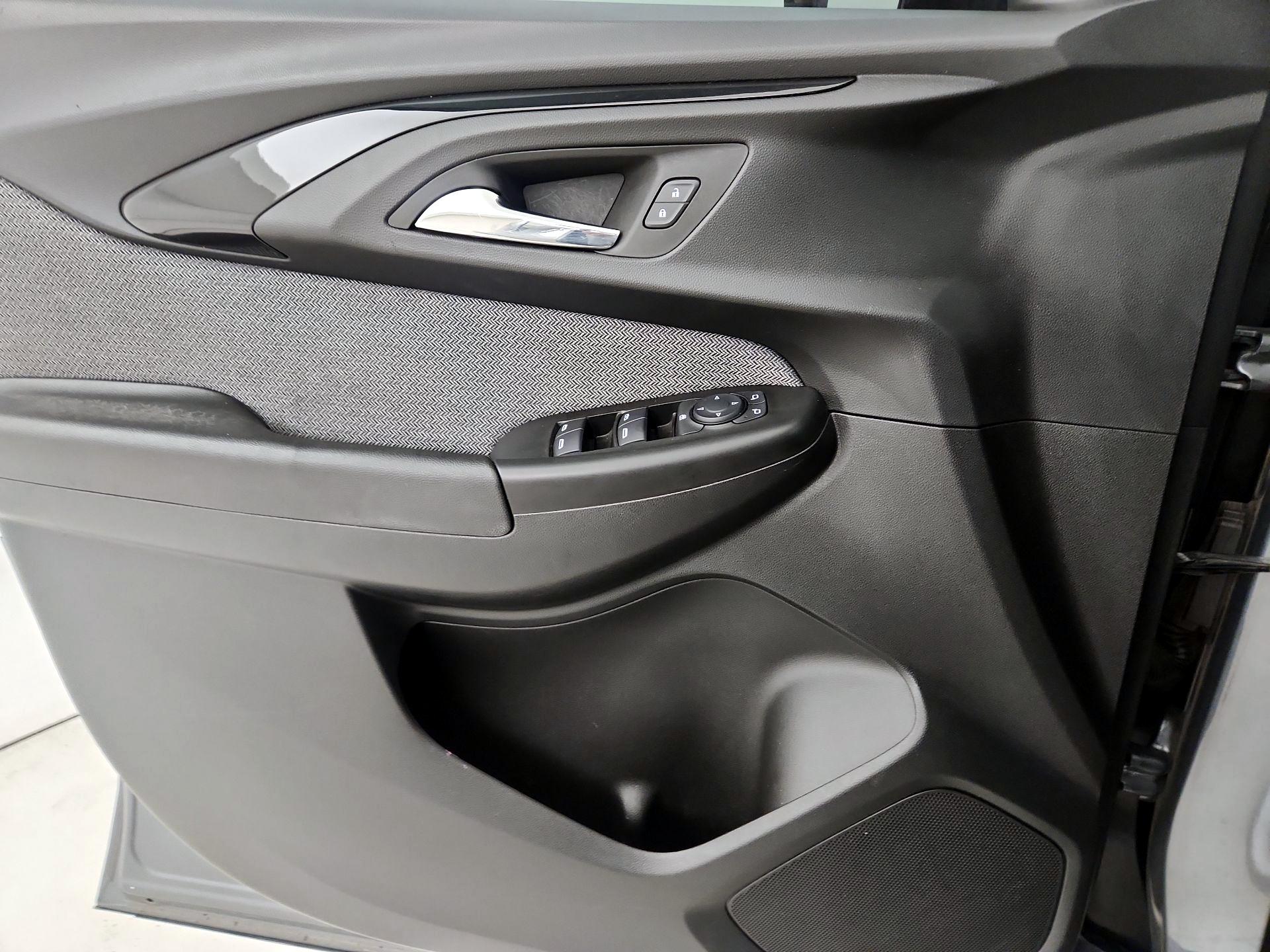 Thumbnail: 2021 Chevrolet TrailBlazer - 12