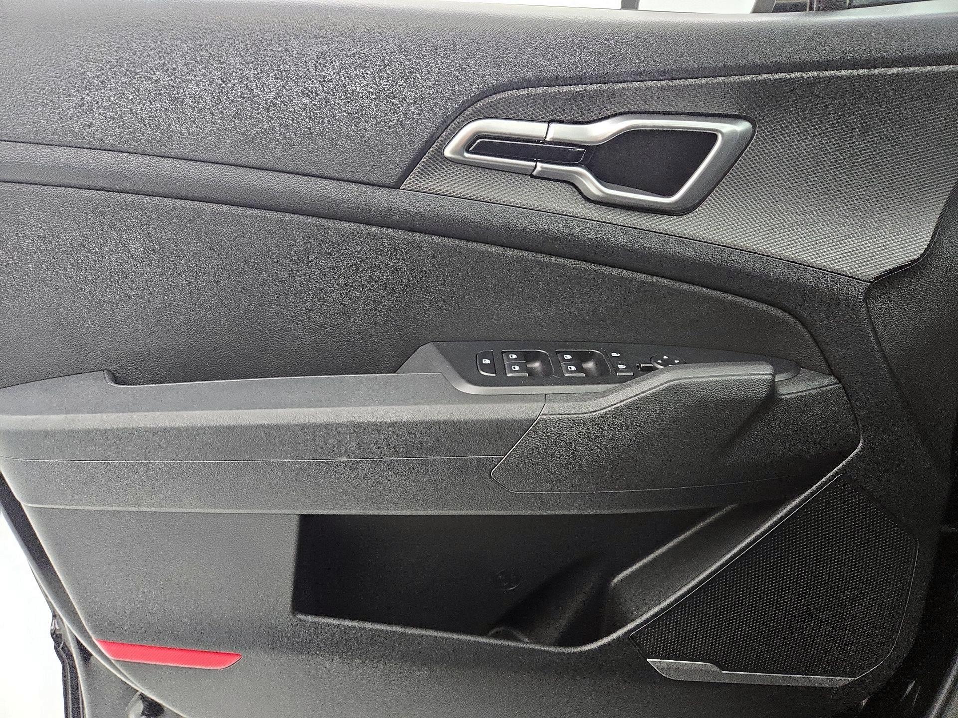 Thumbnail: 2023 Kia Sportage - 12