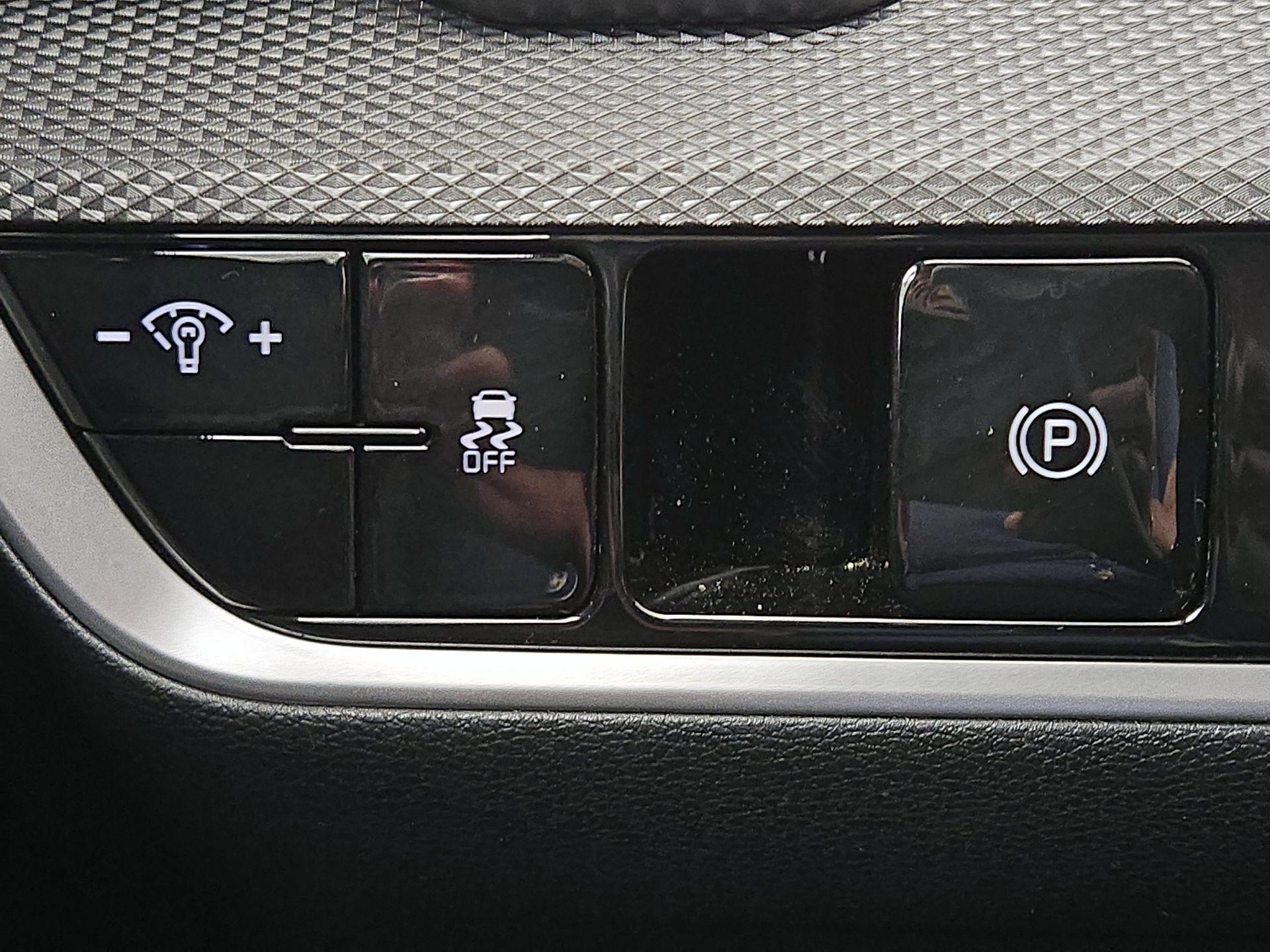 Thumbnail: 2023 Kia Sportage - 13