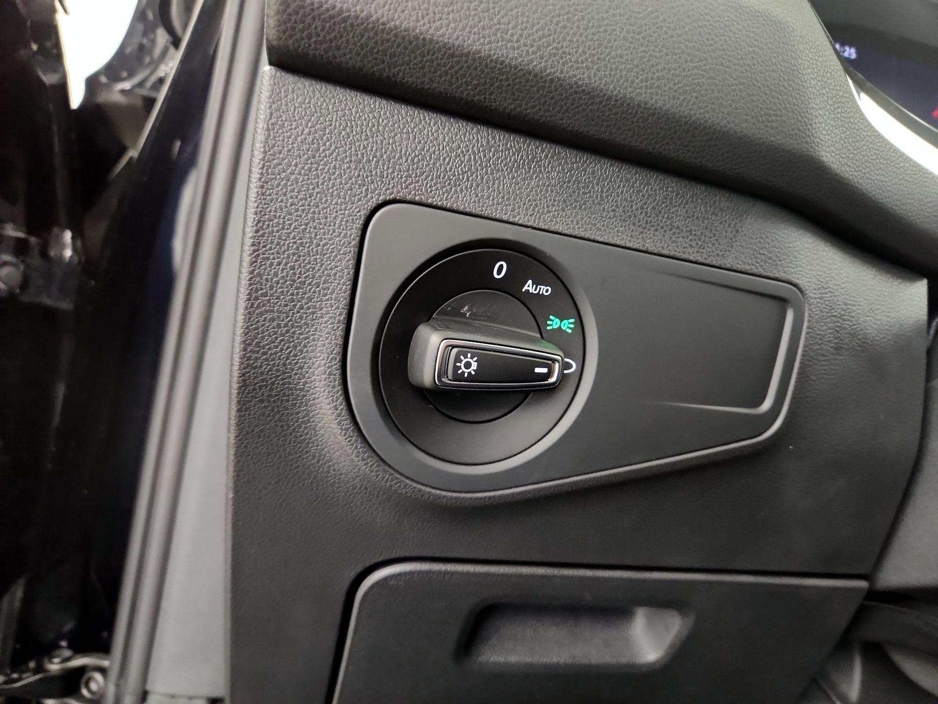 Thumbnail: 2023 Volkswagen Tiguan - 13