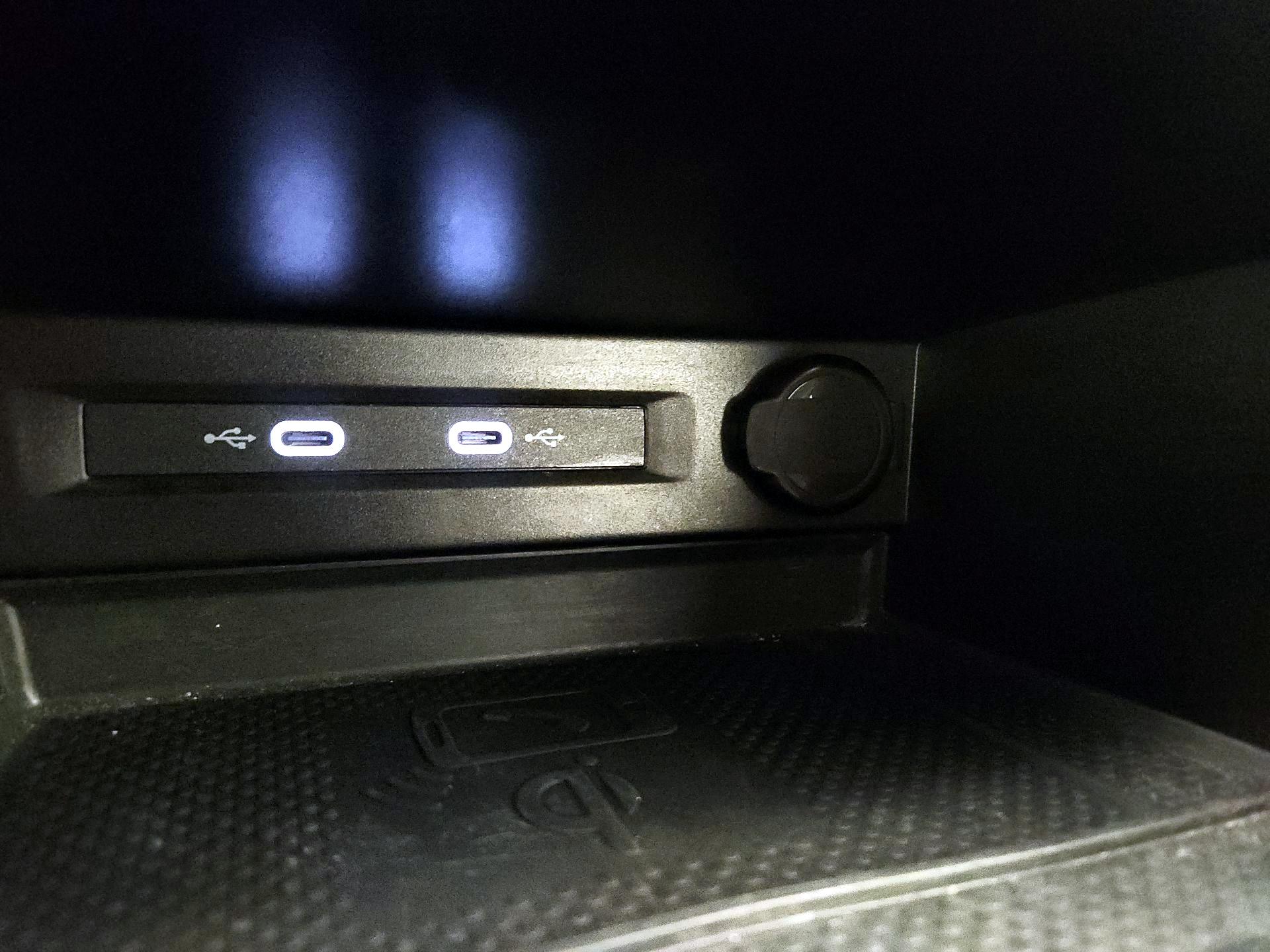 Thumbnail: 2023 Volkswagen Tiguan - 18