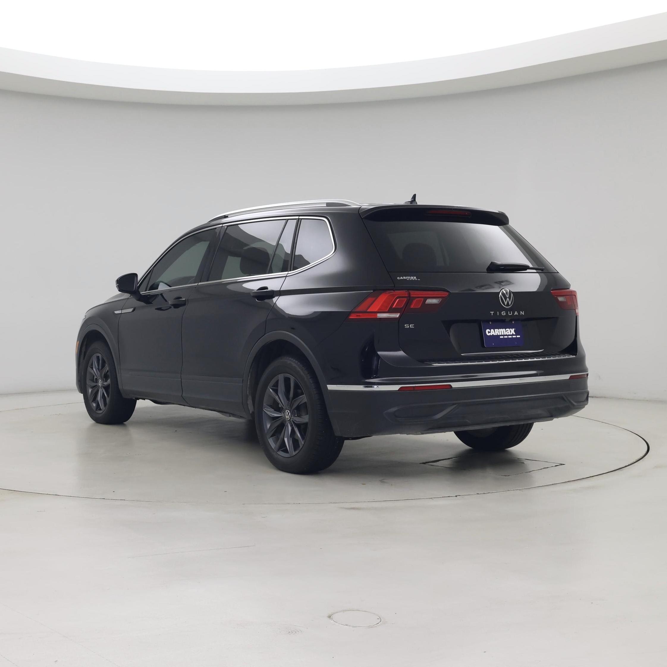 Thumbnail: 2023 Volkswagen Tiguan - 2