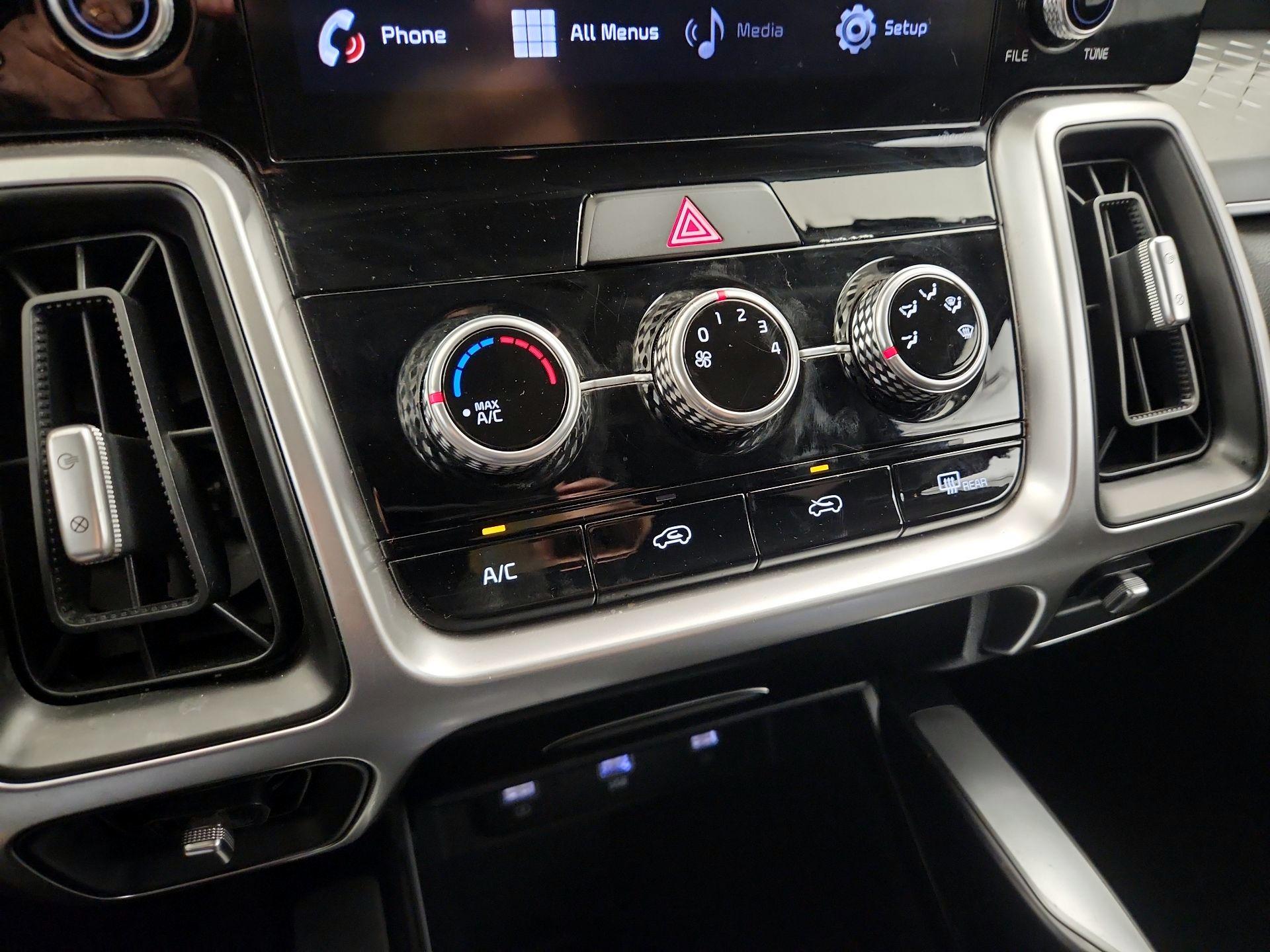 Thumbnail: 2021 Kia Sorento - 16