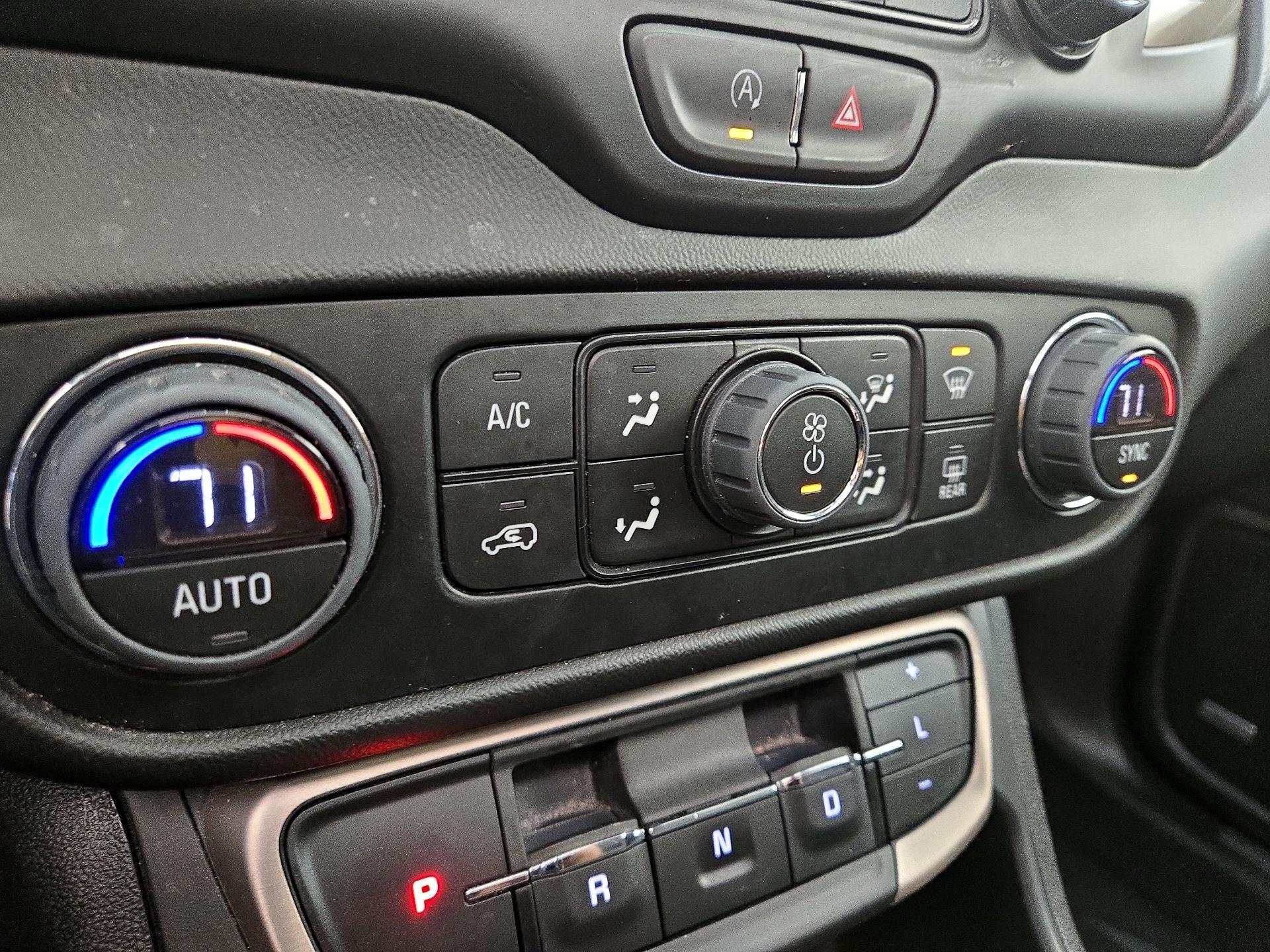 Thumbnail: 2022 GMC Terrain - 17