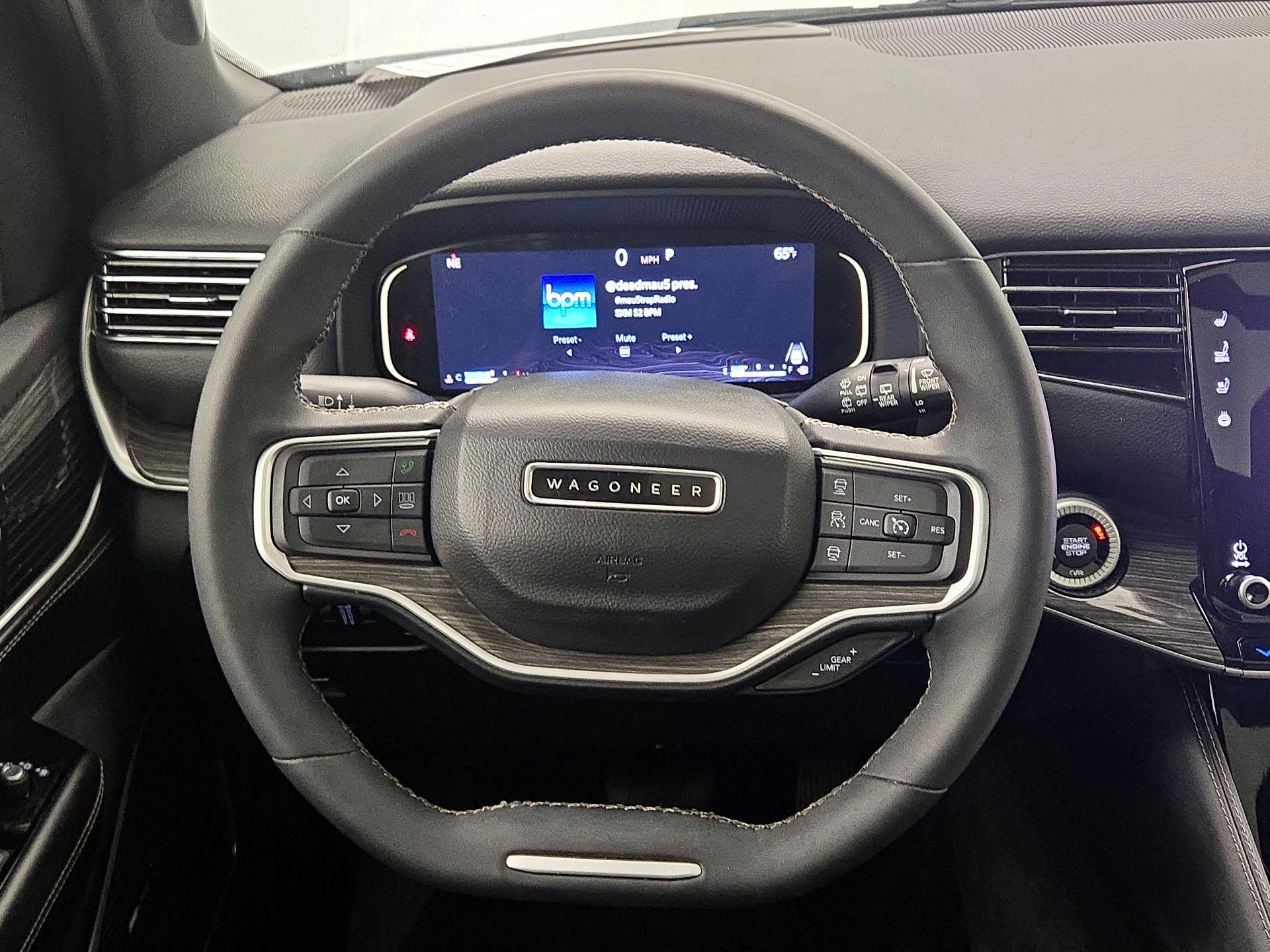 Thumbnail: 2022 Jeep Wagoneer - 10