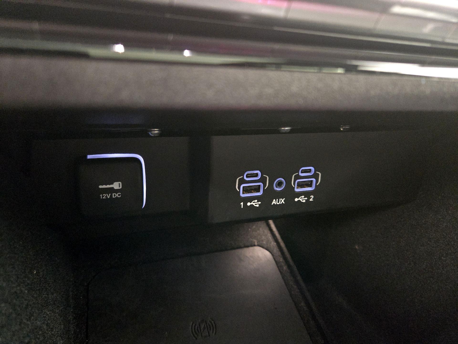 Thumbnail: 2022 Jeep Wagoneer - 19