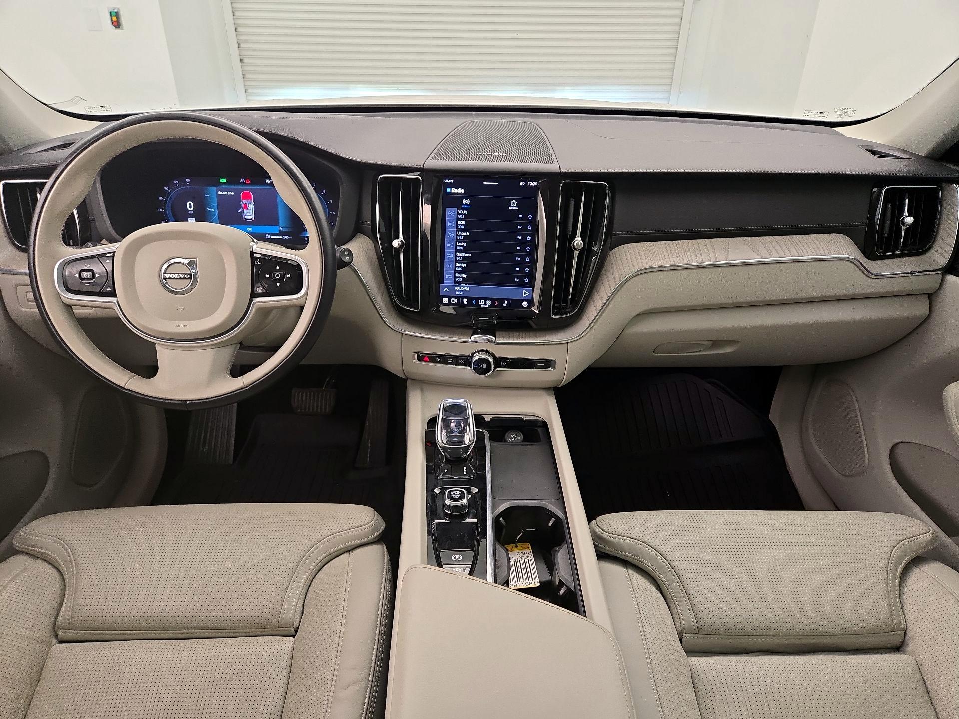 Thumbnail: 2022 Volvo XC60 - 9