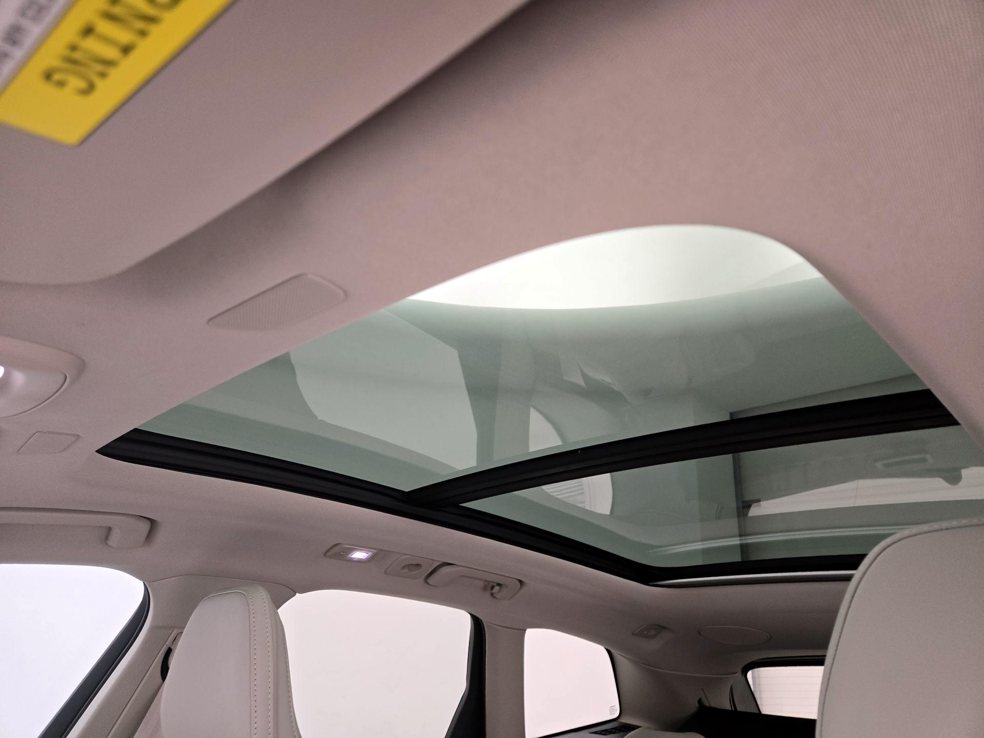 Thumbnail: 2022 Volvo XC60 - 19