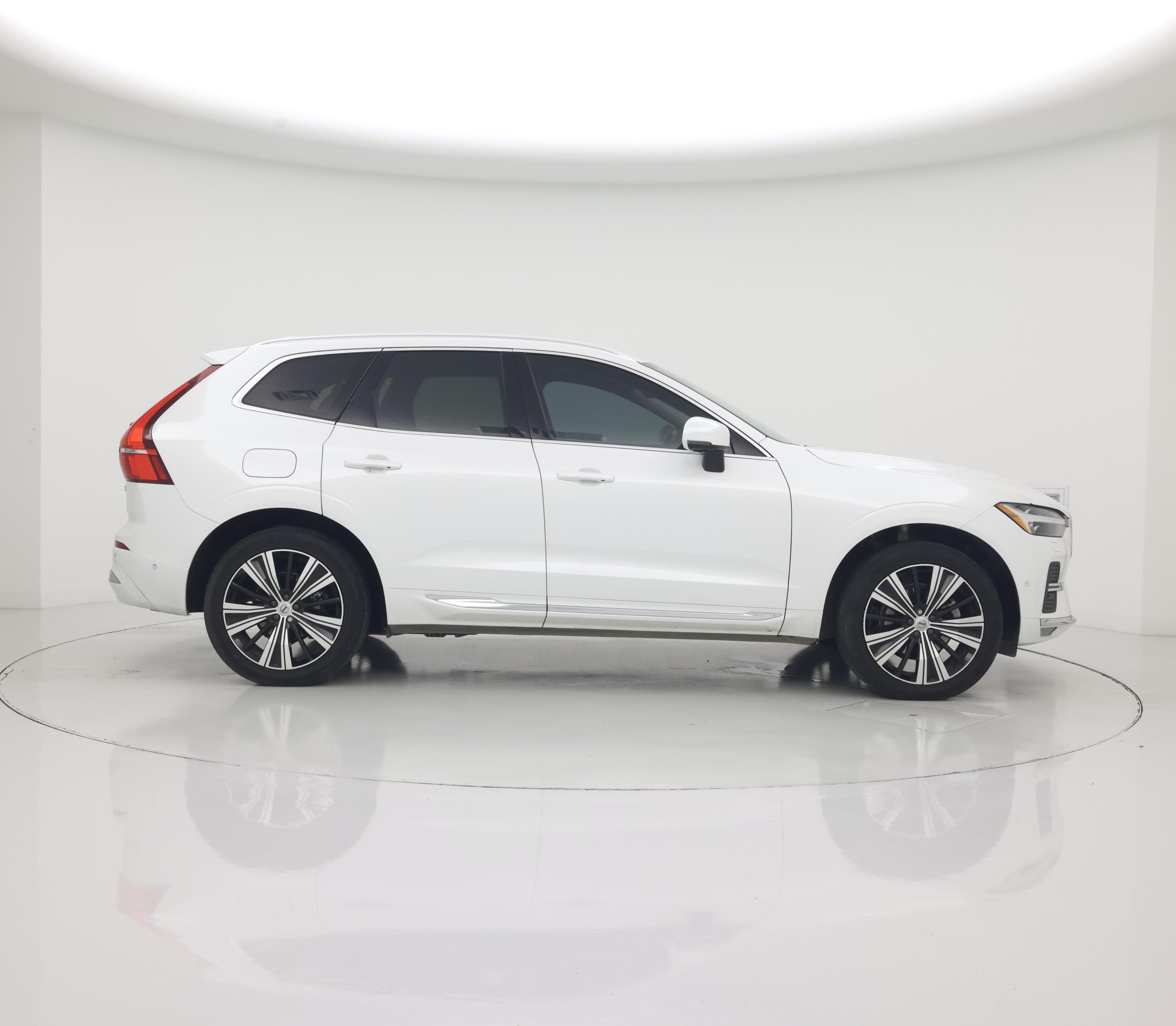 Thumbnail: 2022 Volvo XC60 - 7