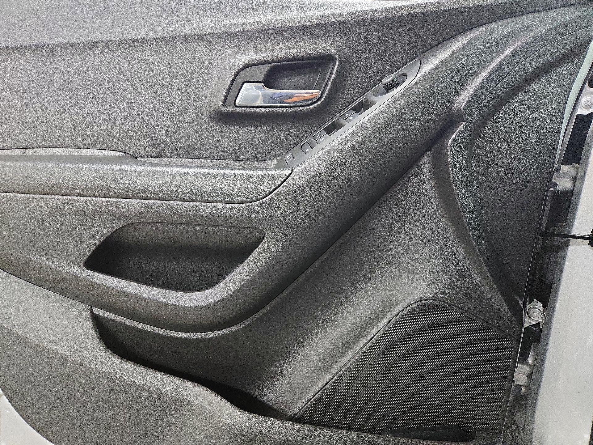 Thumbnail: 2022 Chevrolet Trax - 12