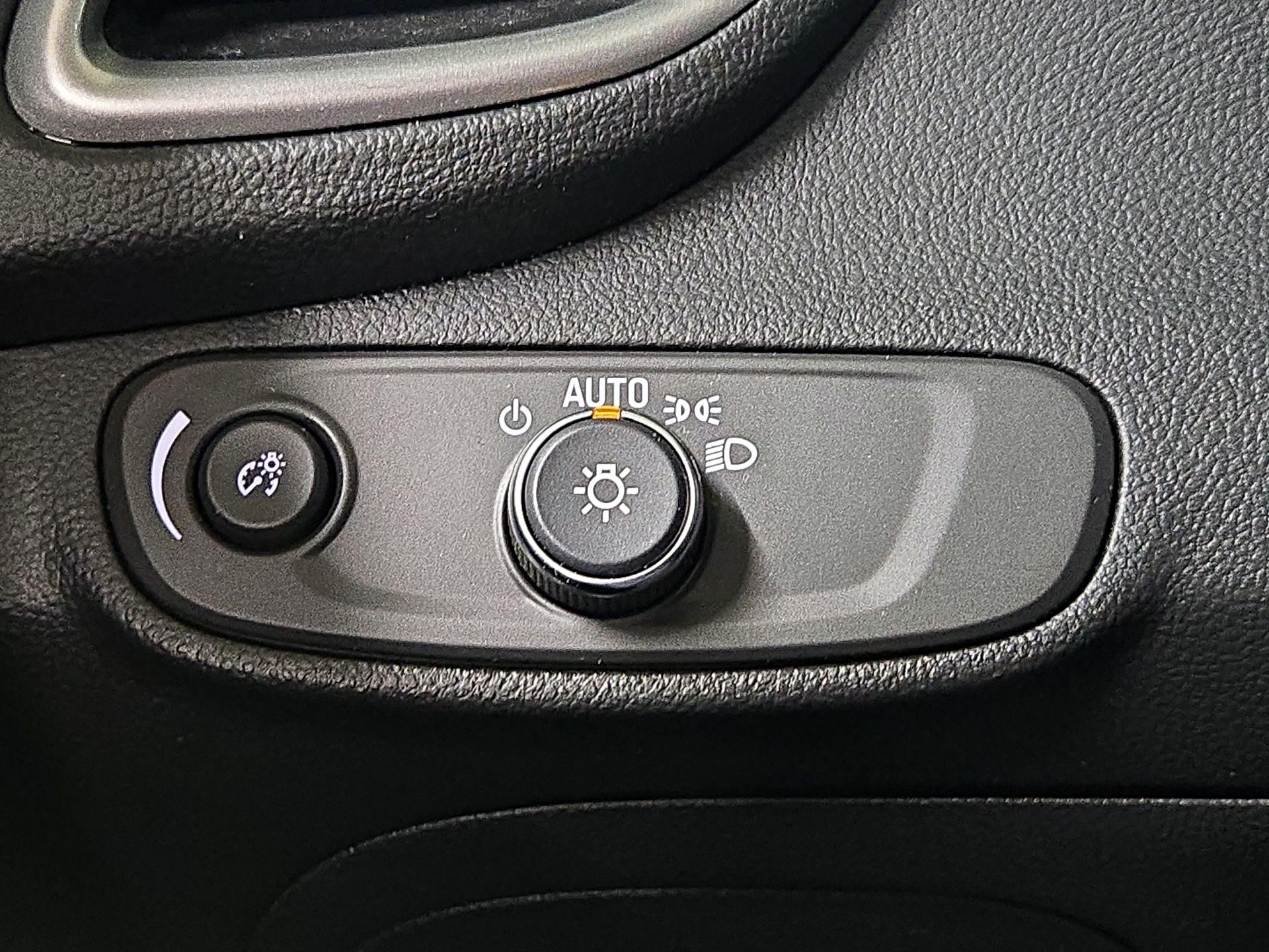 Thumbnail: 2022 Chevrolet Trax - 13