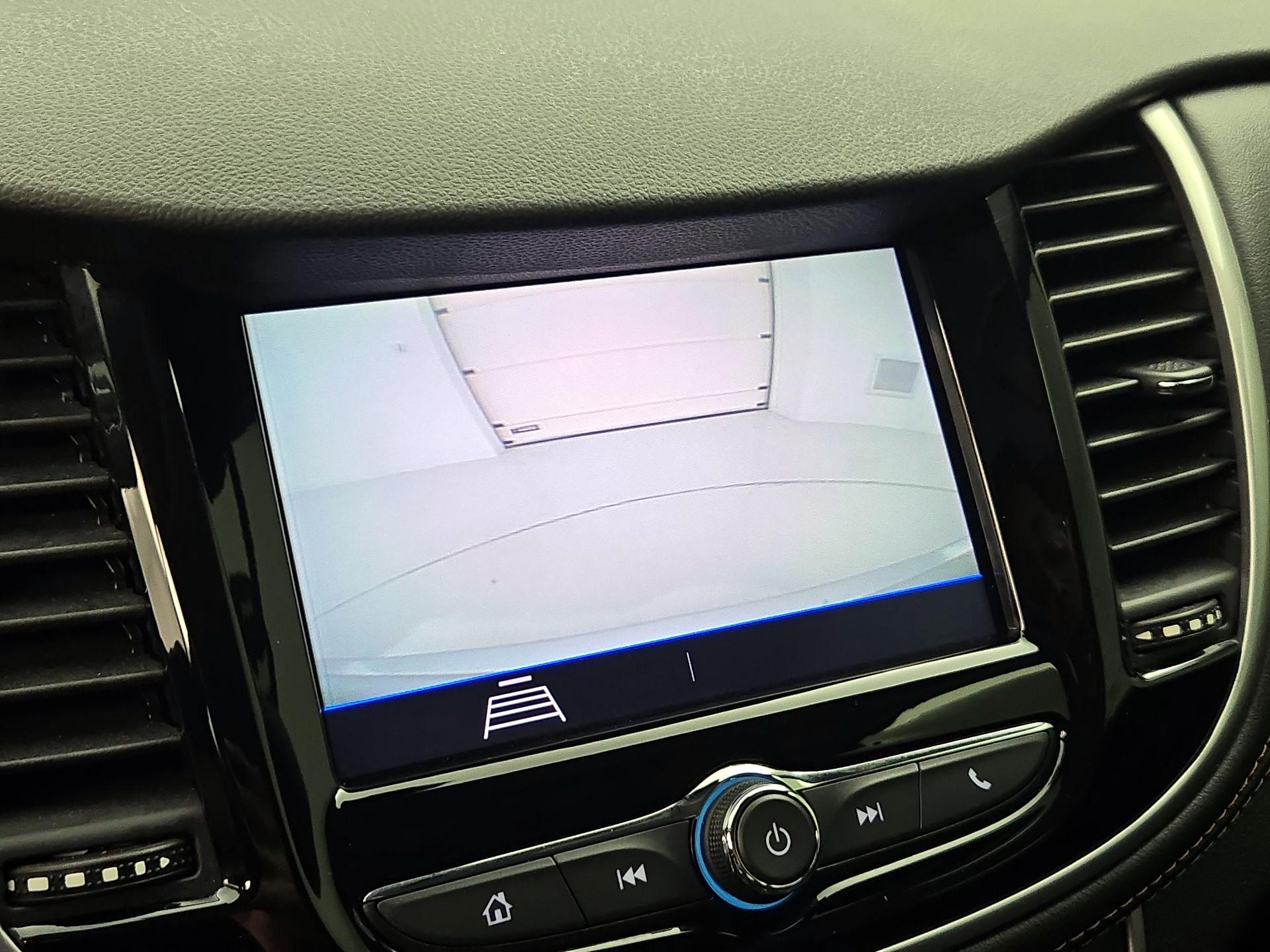 Thumbnail: 2022 Chevrolet Trax - 14