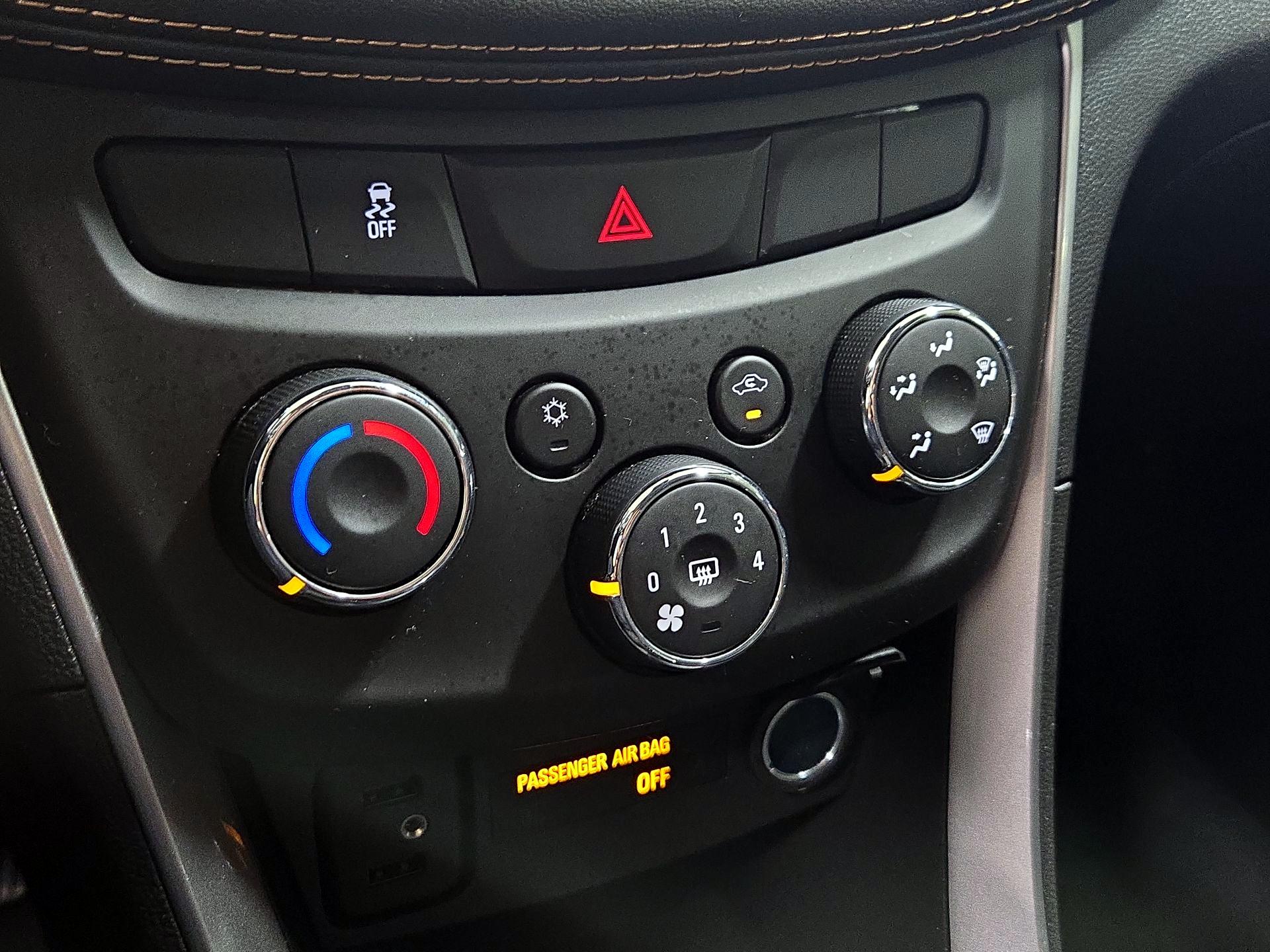 Thumbnail: 2022 Chevrolet Trax - 16