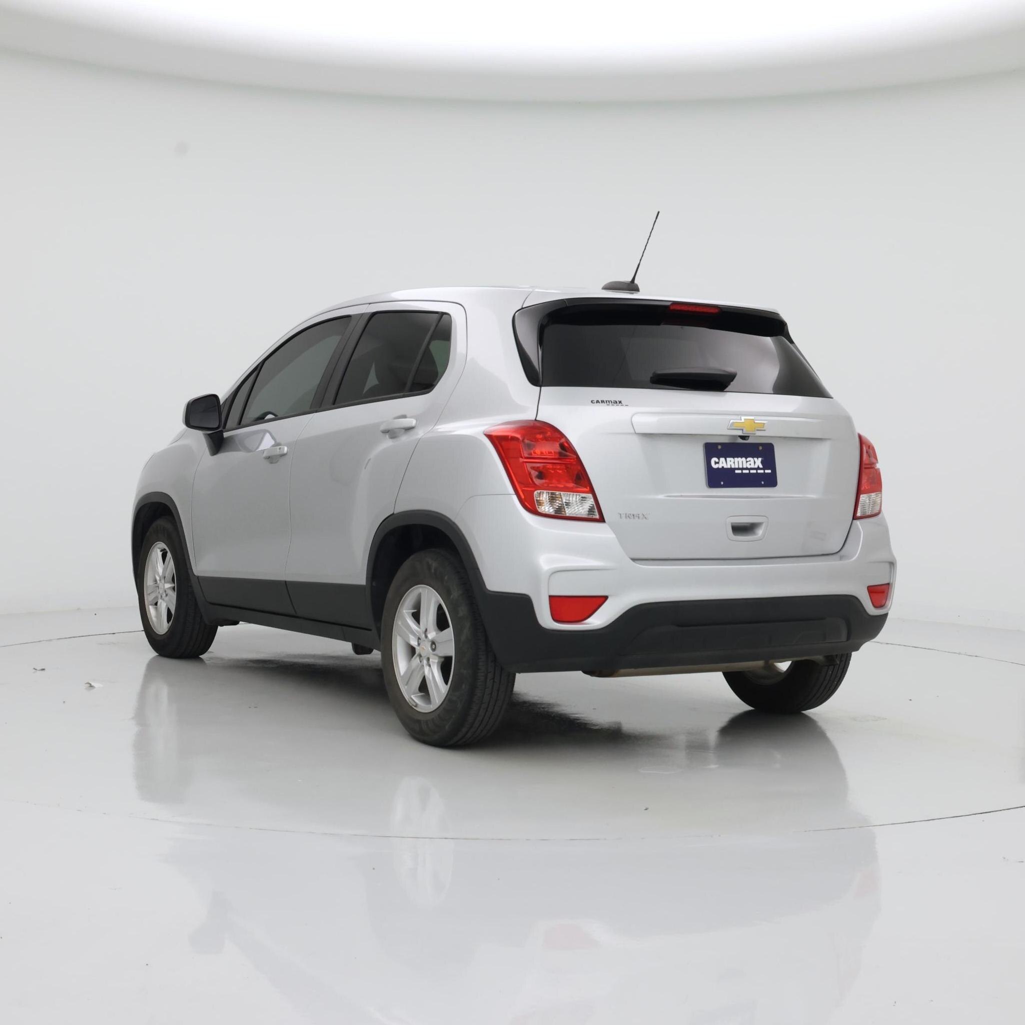 Thumbnail: 2022 Chevrolet Trax - 2