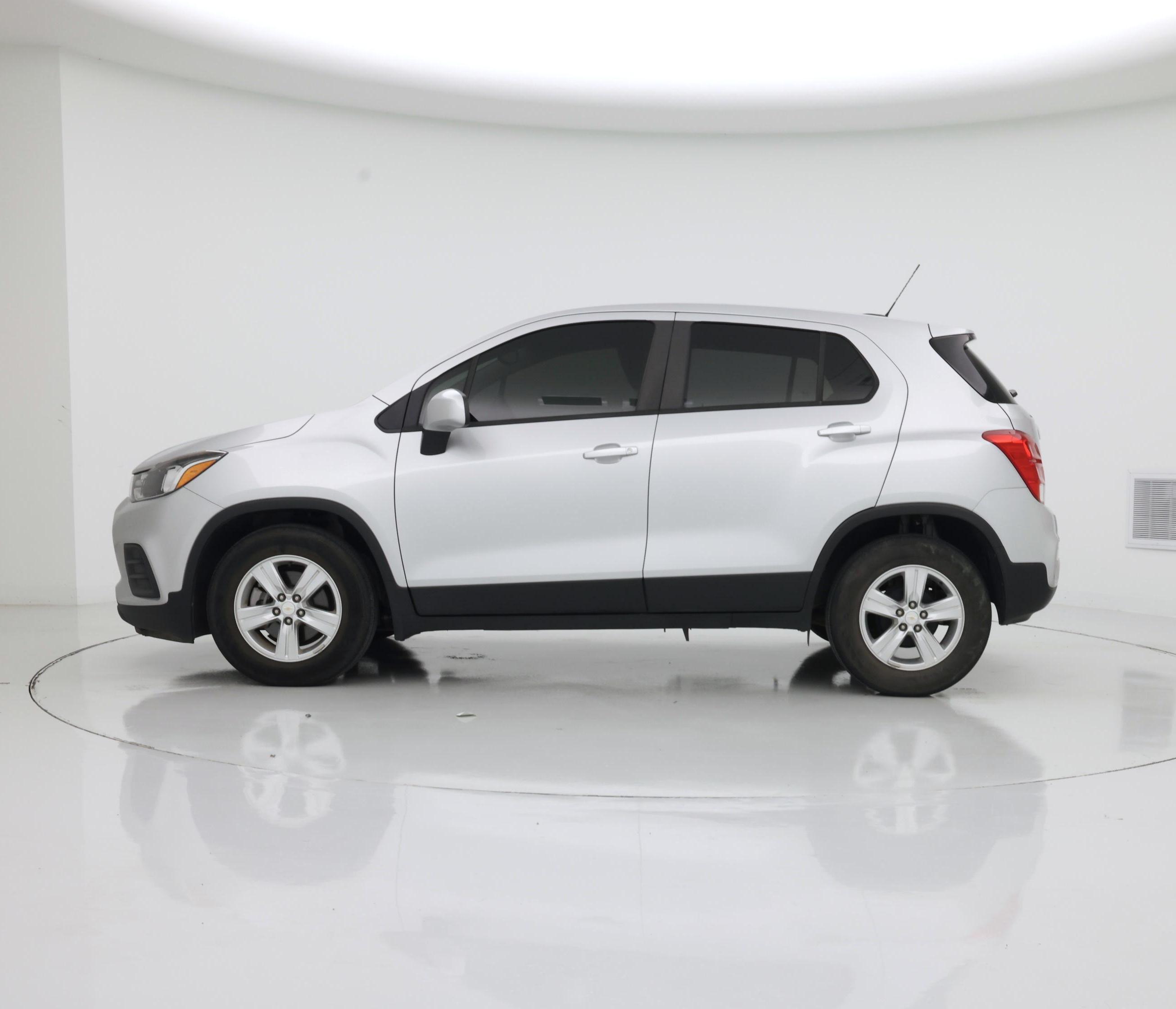 Thumbnail: 2022 Chevrolet Trax - 3