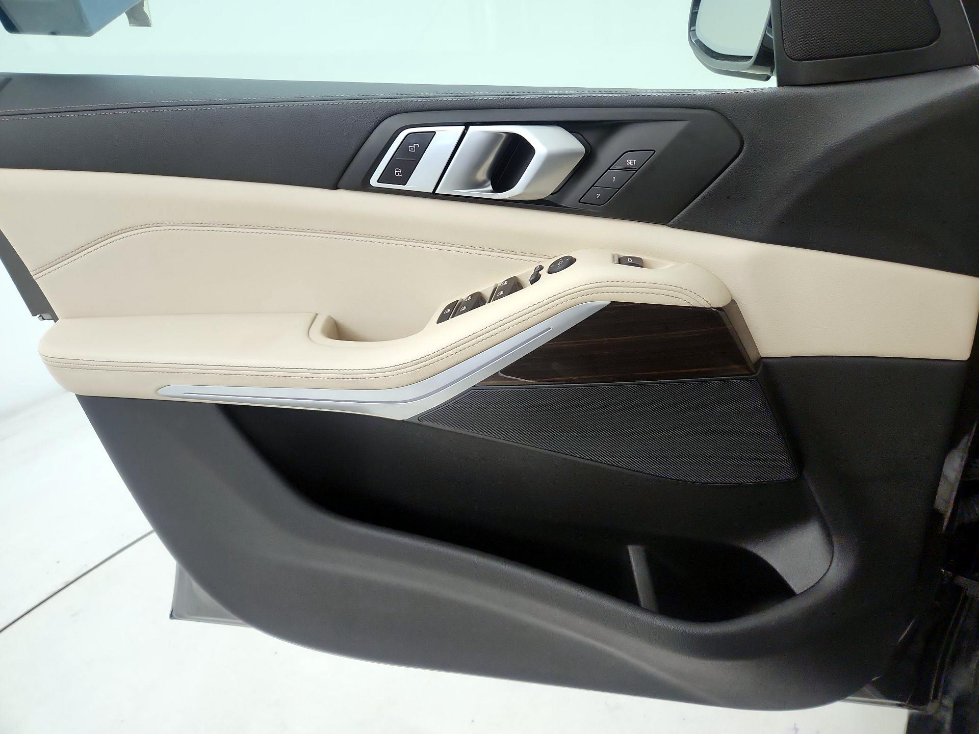 Thumbnail: 2021 BMW X5 - 12