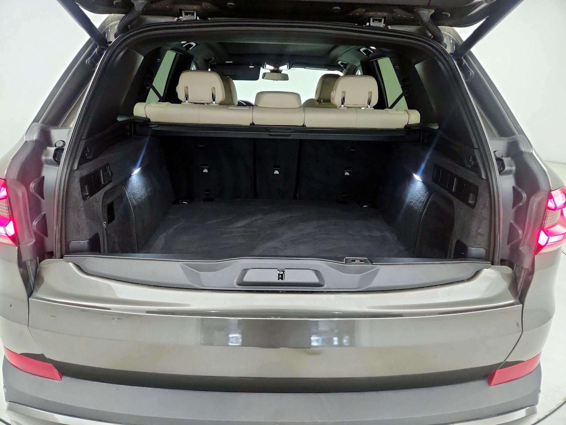 Thumbnail: 2021 BMW X5 - 16