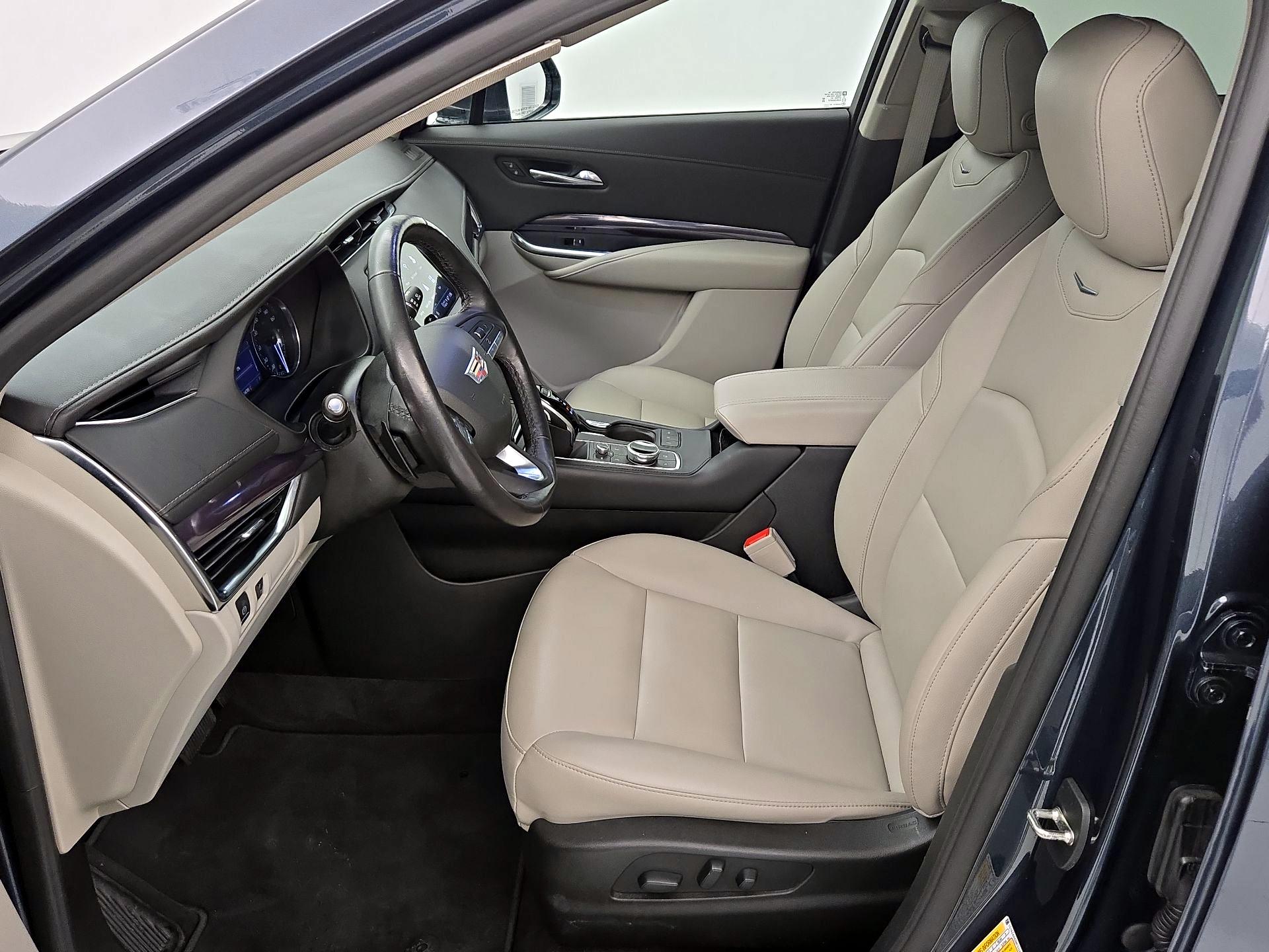 Thumbnail: 2021 Cadillac XT4 - 11