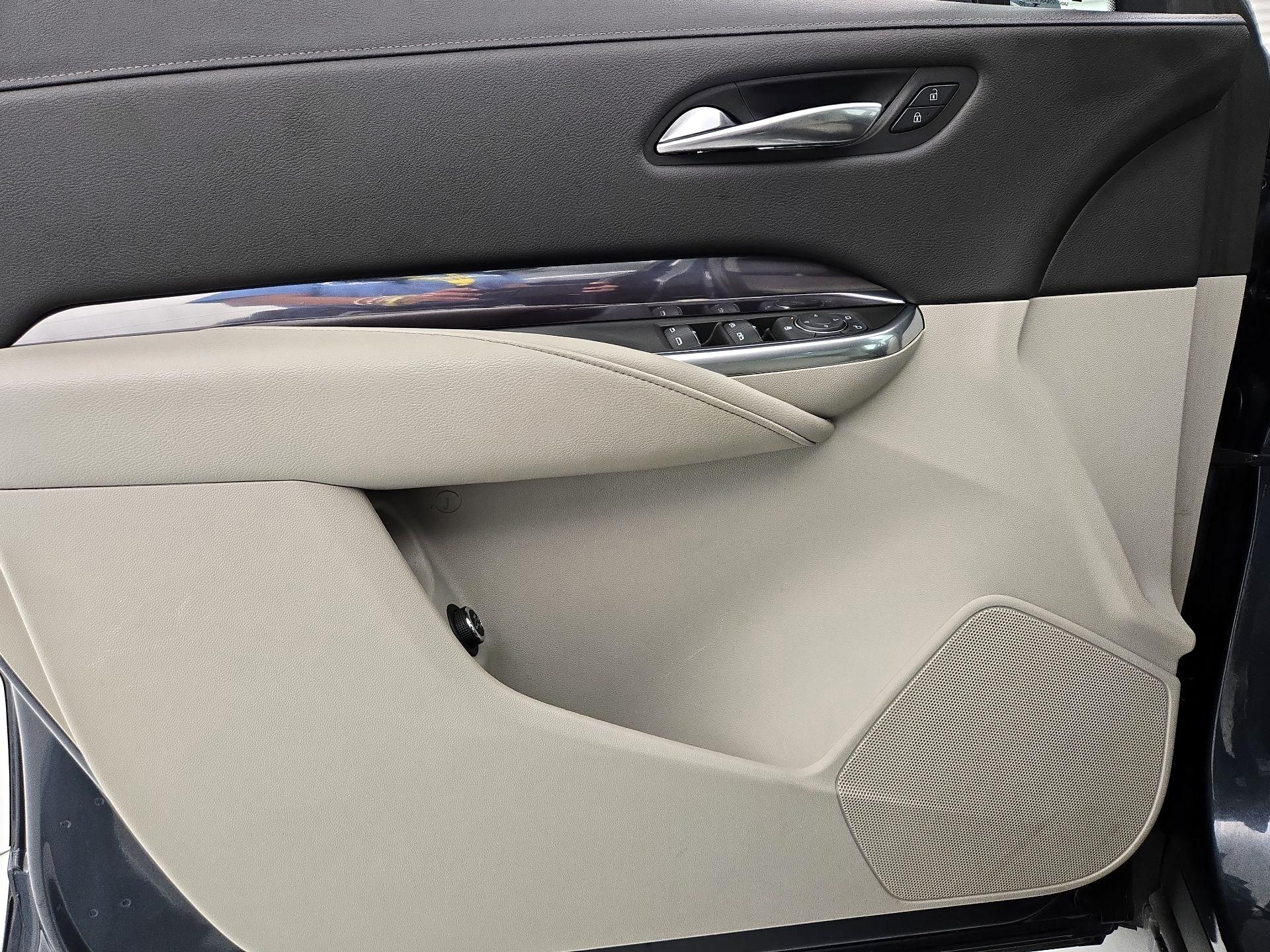 Thumbnail: 2021 Cadillac XT4 - 12