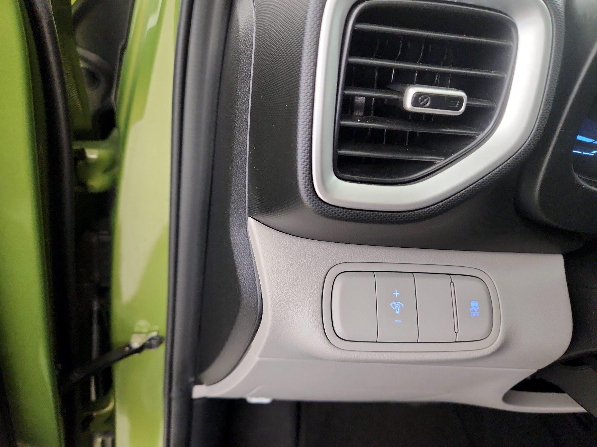 Thumbnail: 2023 Hyundai Venue - 13