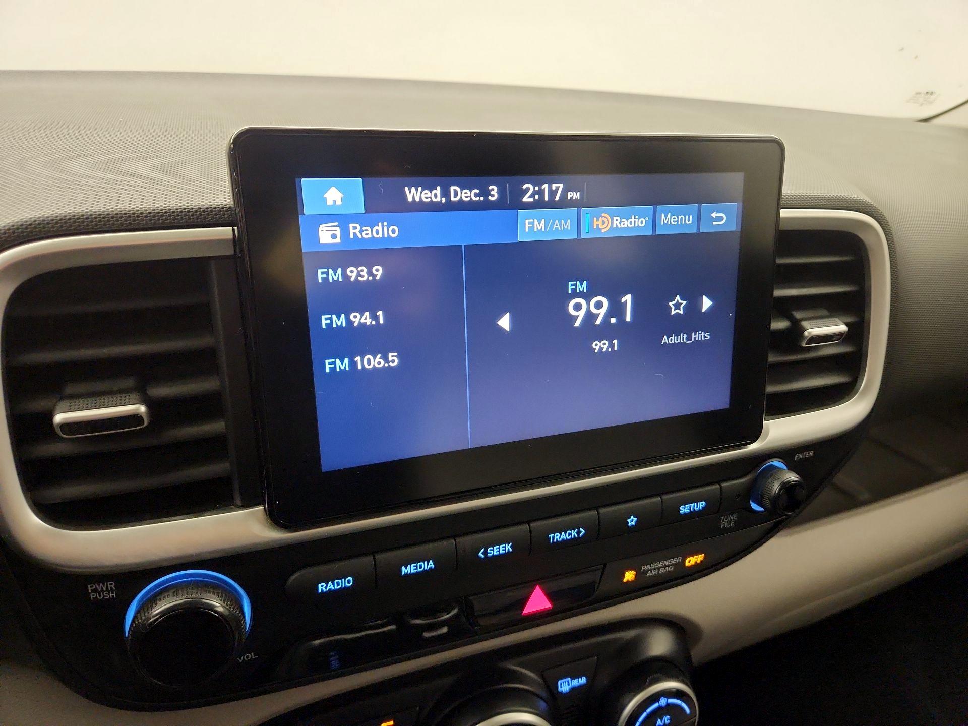 Thumbnail: 2023 Hyundai Venue - 15